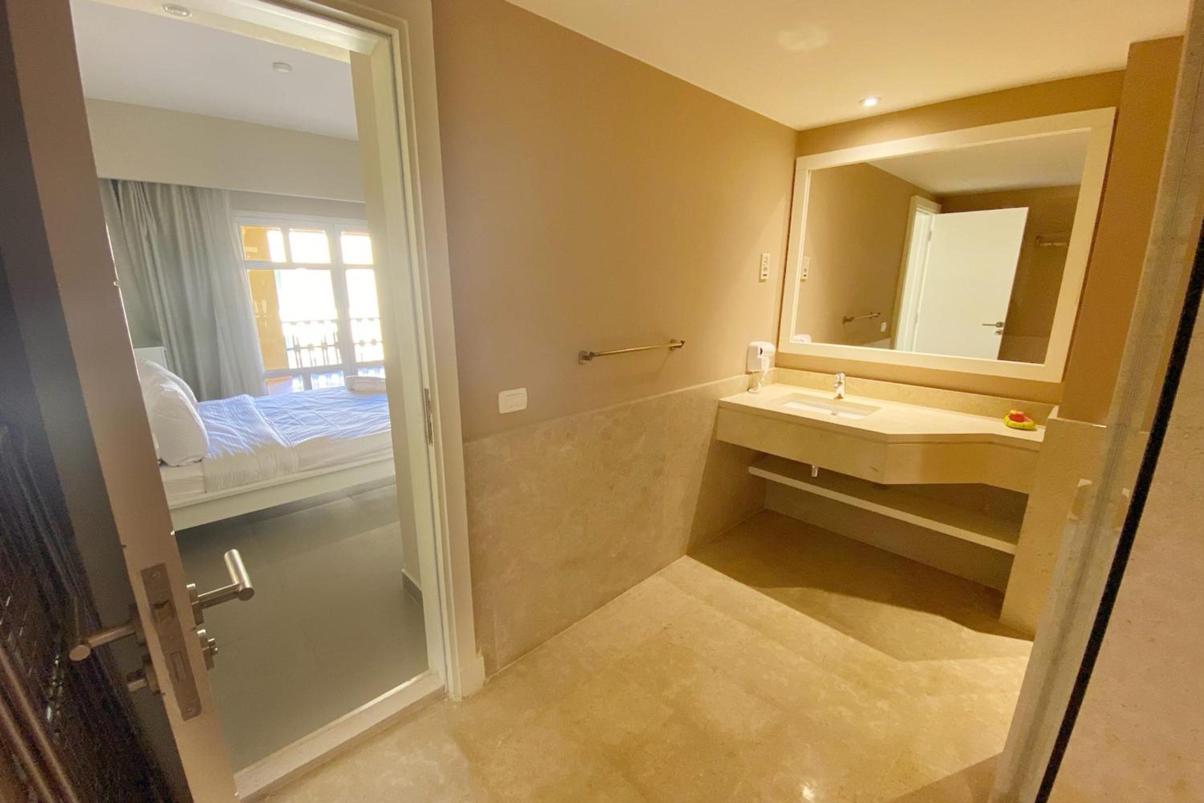 Minimal & Central 1BDR Apt Abu Tig Marina