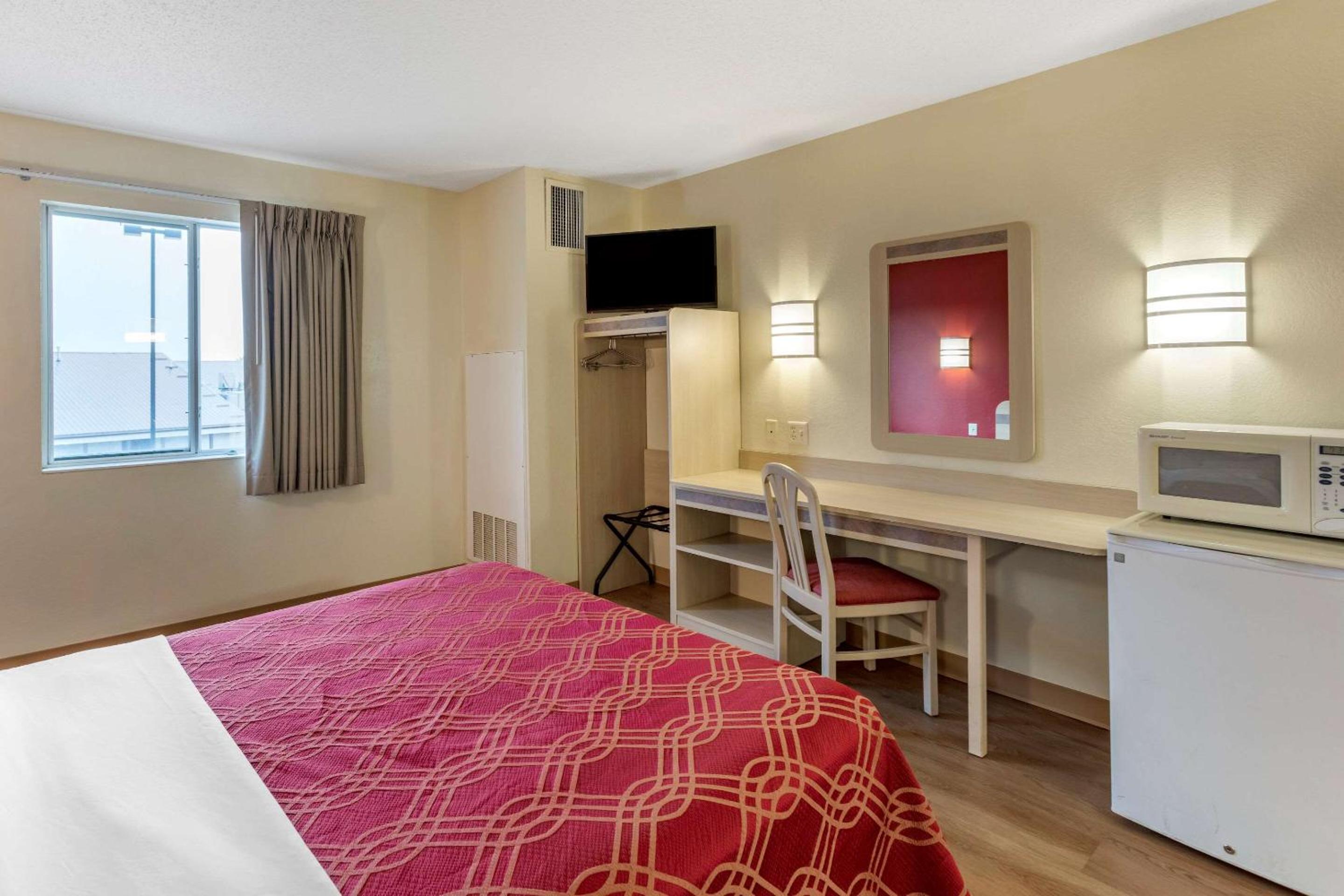 Econo Lodge Belle Fourche