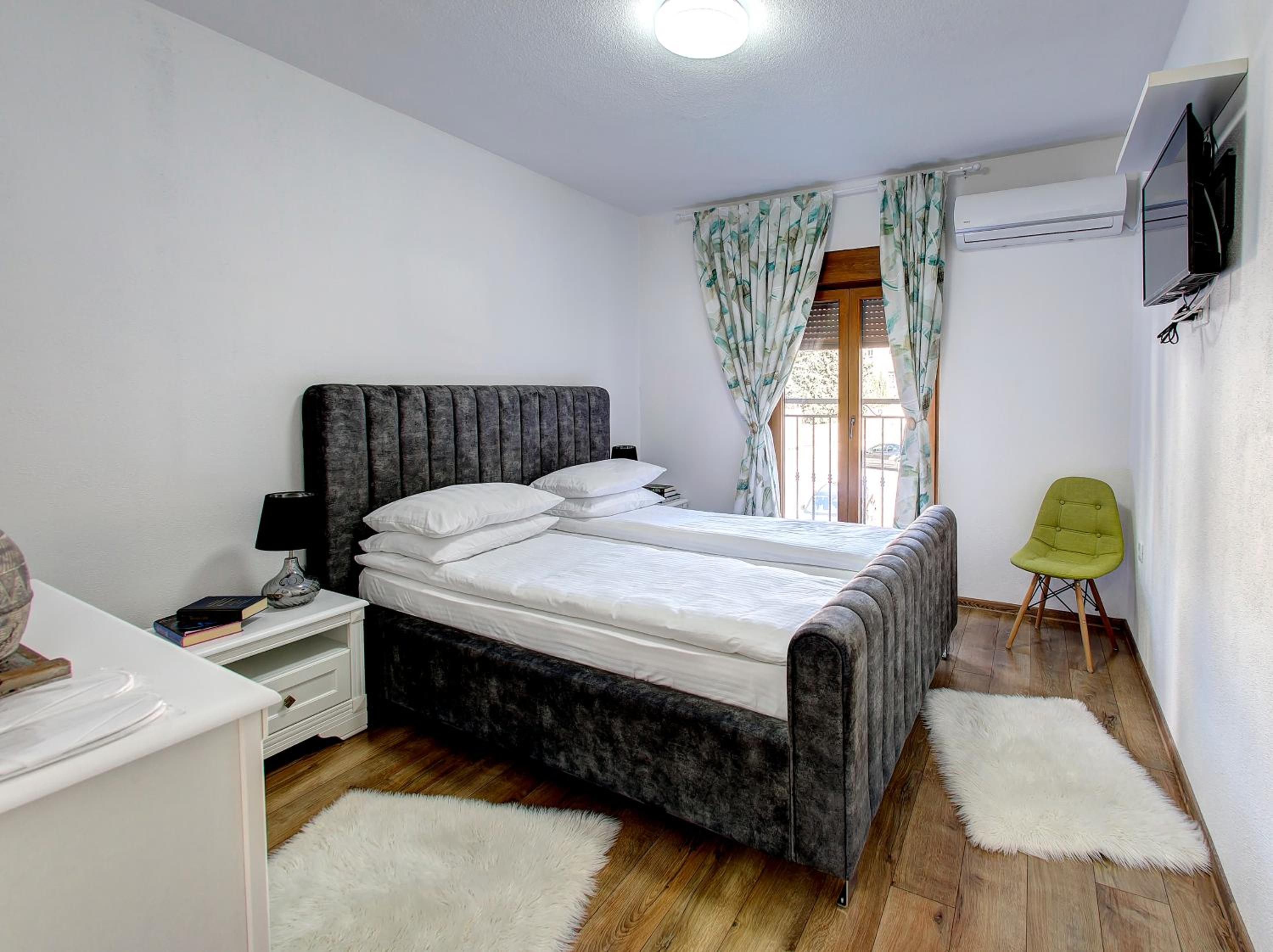 Guesthouse Check In