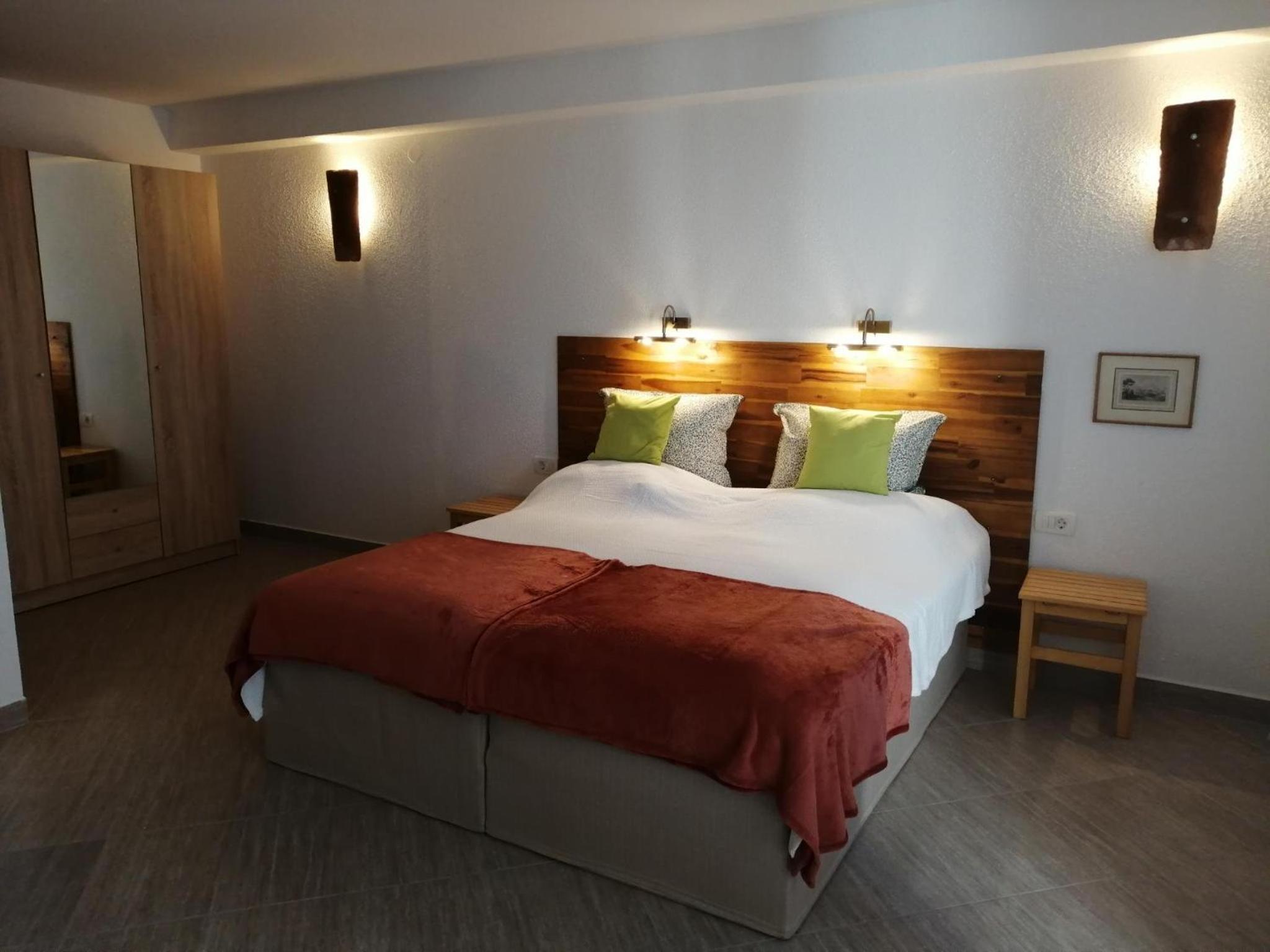 Apartments Kuća Nebeska