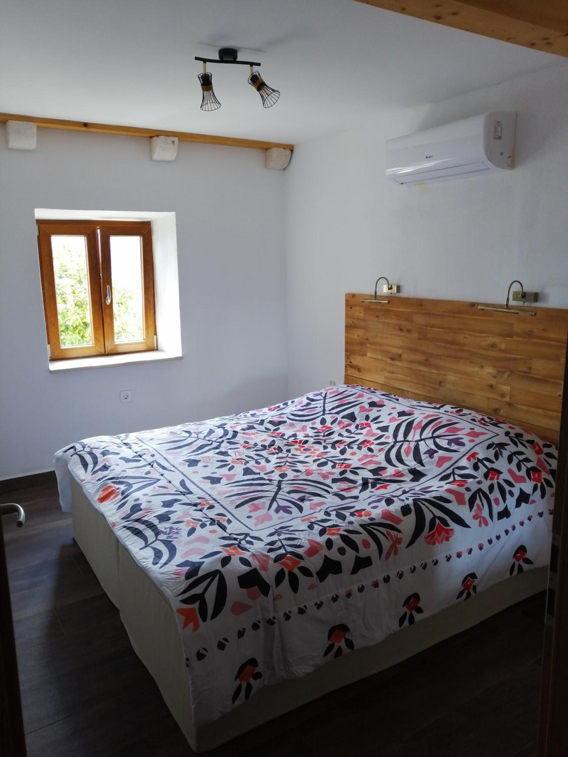 Apartments Kuća Nebeska