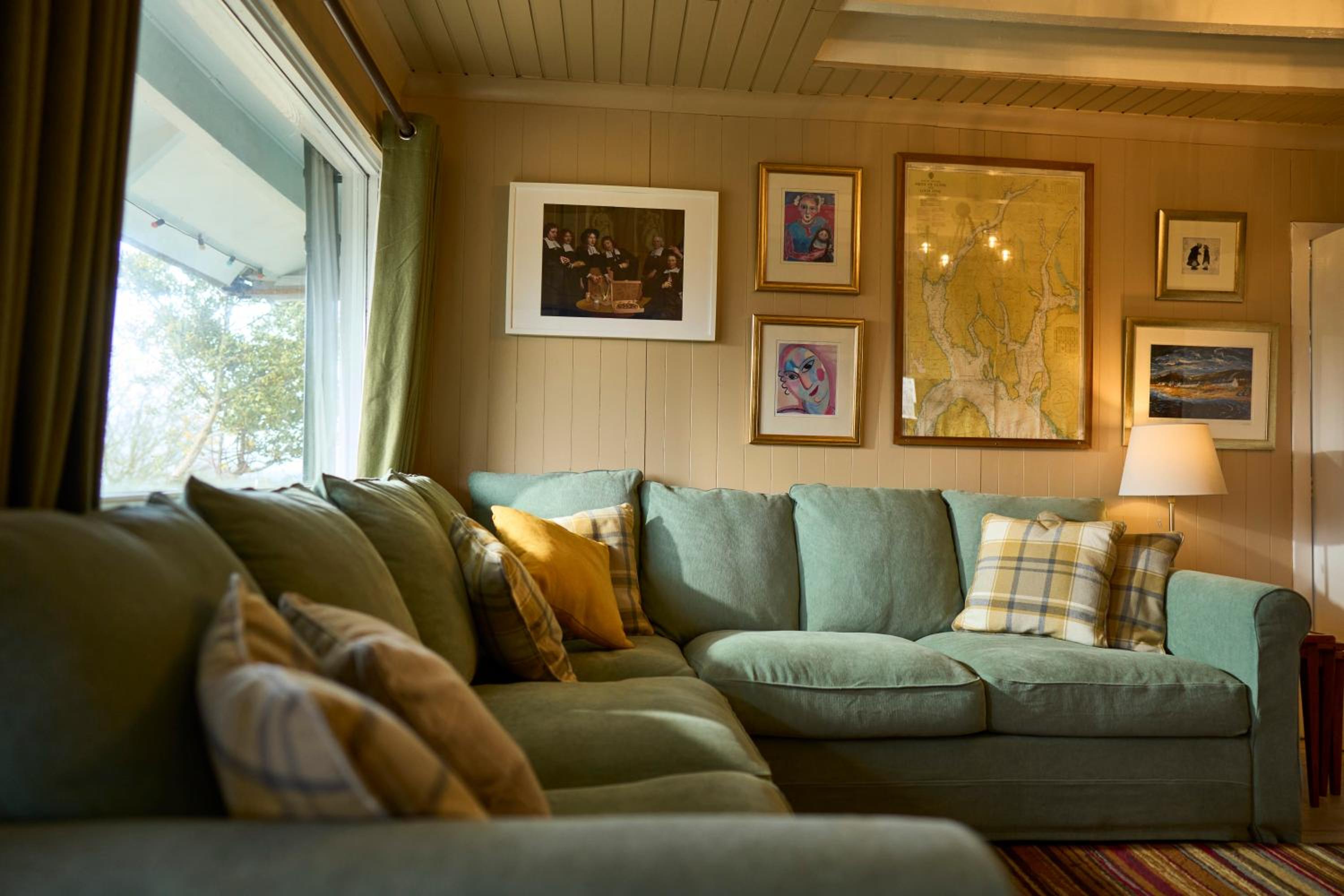 Hotel The Moorings, overlooking Loch Fyne - Image 1