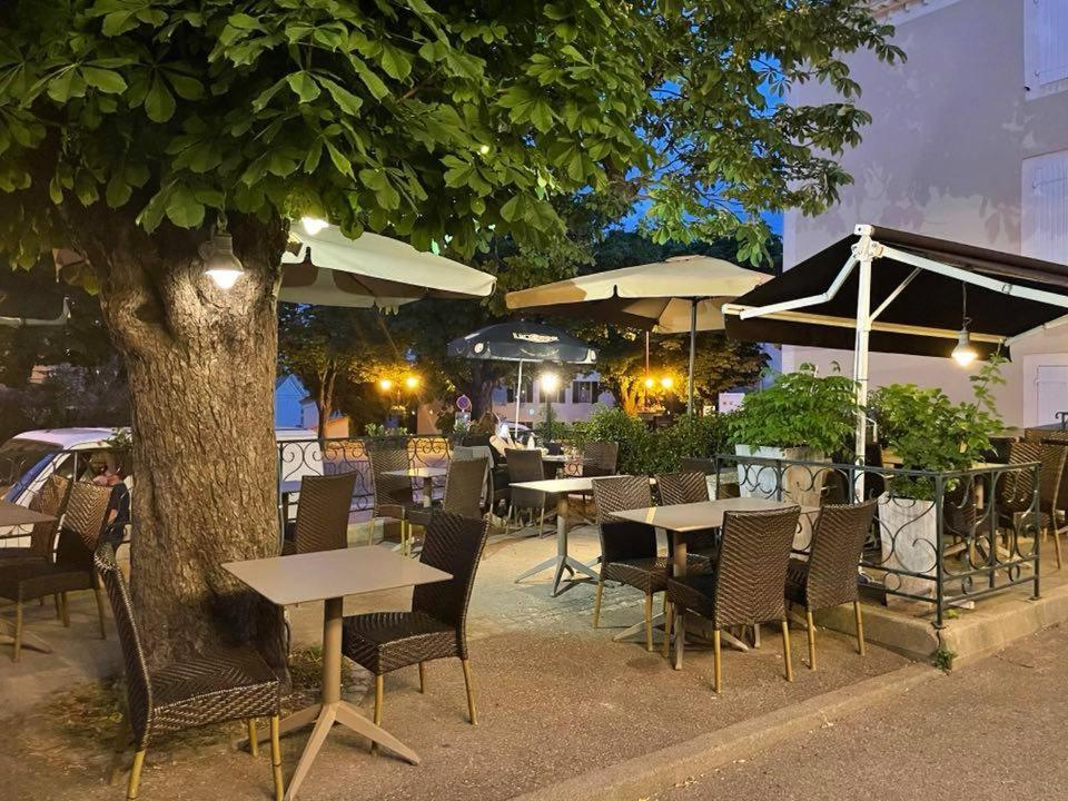 restaurant