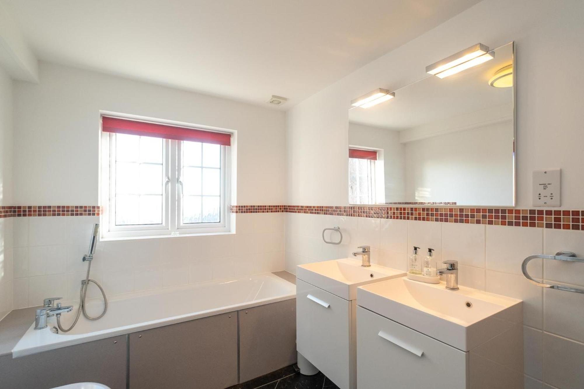 Gun Lodge Aldeburgh Coastal Cottages — 12