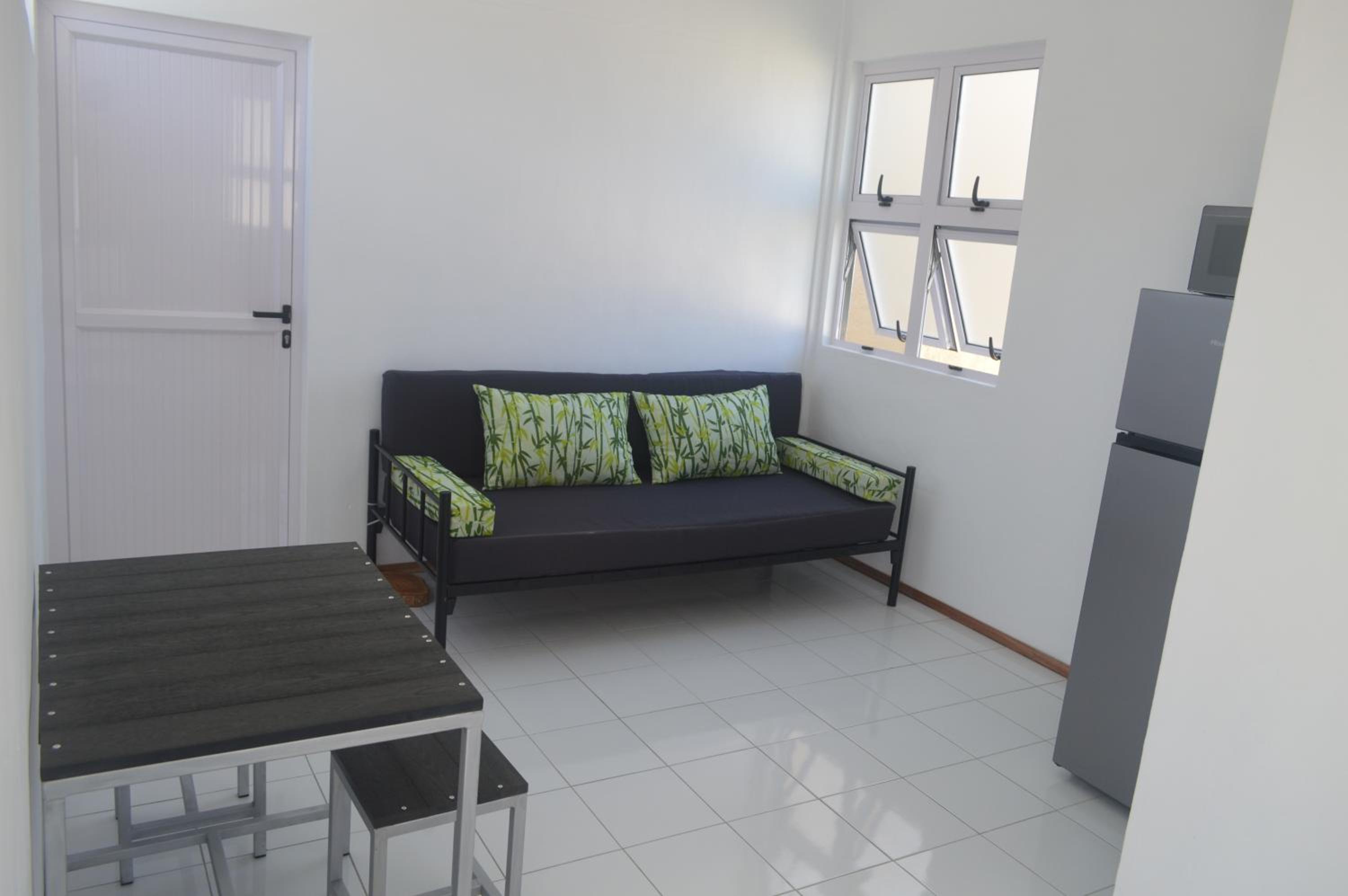 Bluestar Appartement 4, centre de Grand Baie view 2