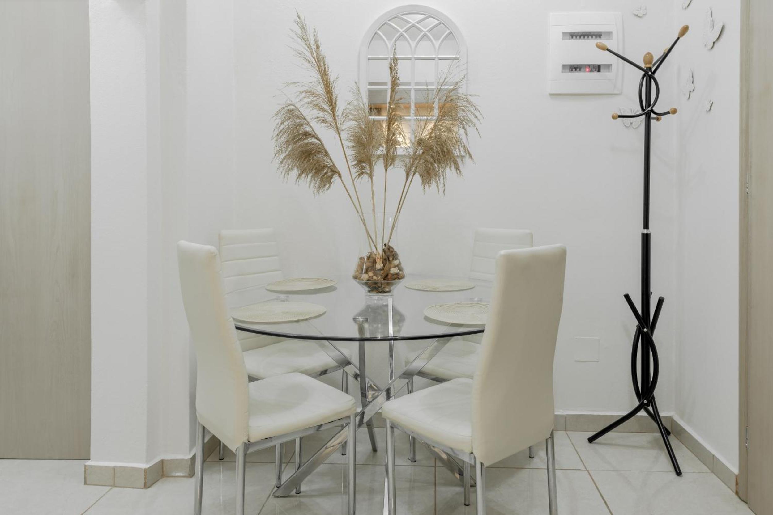 Diogenis Deluxe Apartment