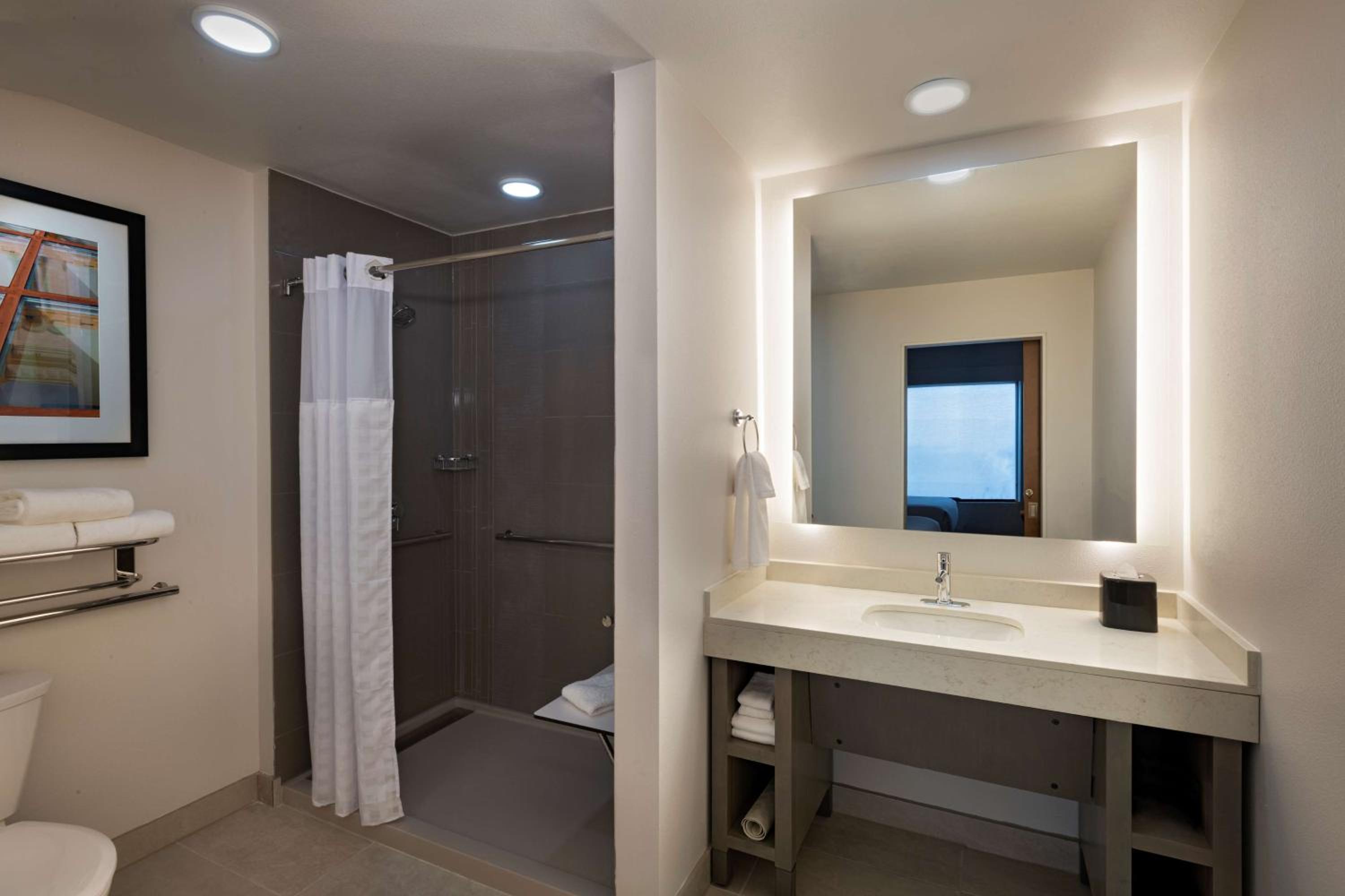 Carlsbad Vacations - Hyatt House Carlsbad - Property Image 6