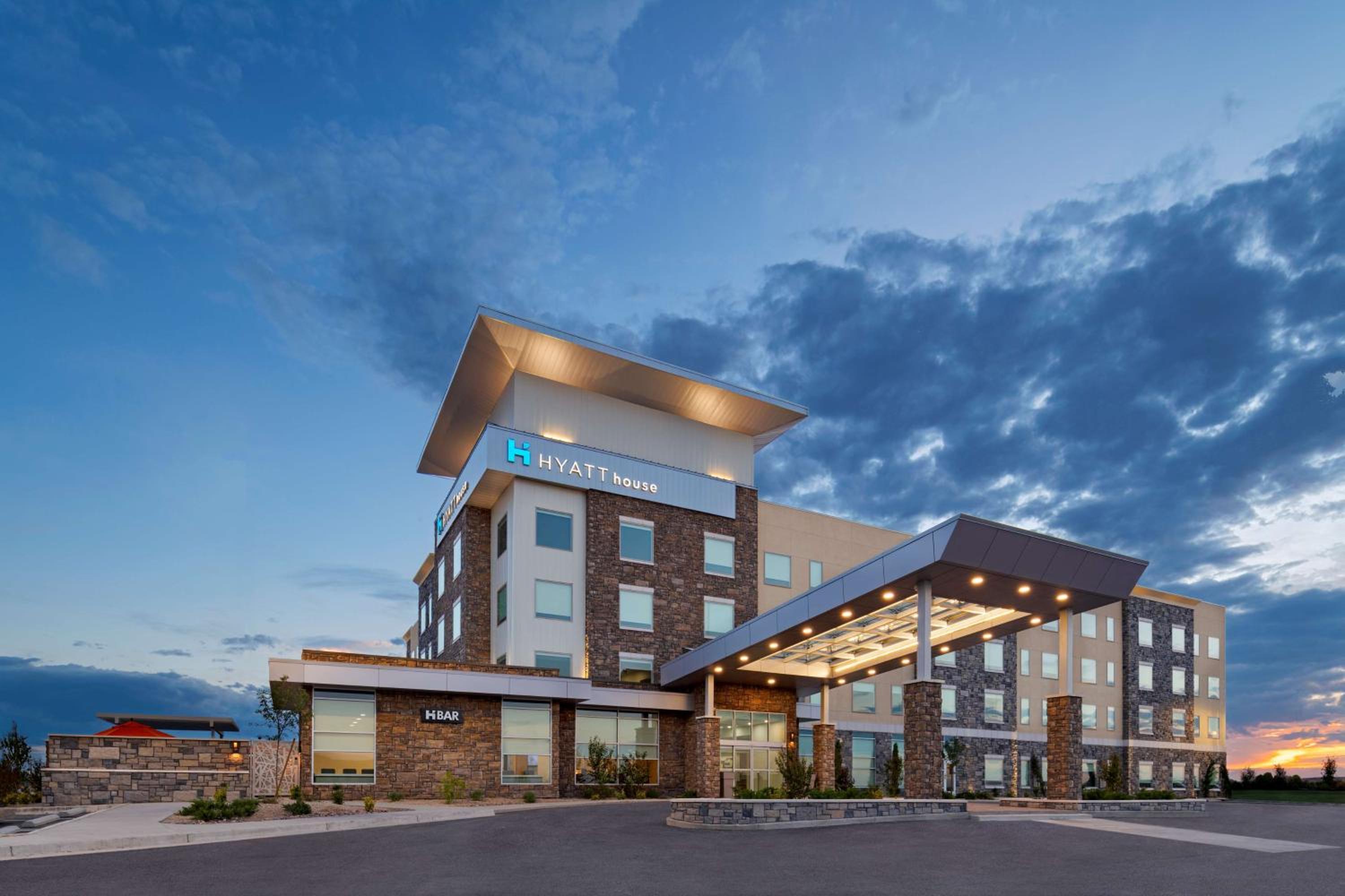 Hotel Hyatt House Carlsbad - Image 1