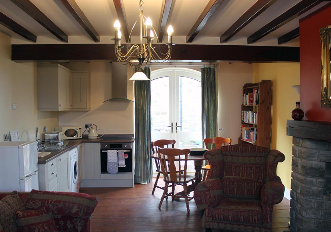 Hidden gem apartment in picturesque village close to Durham view 4