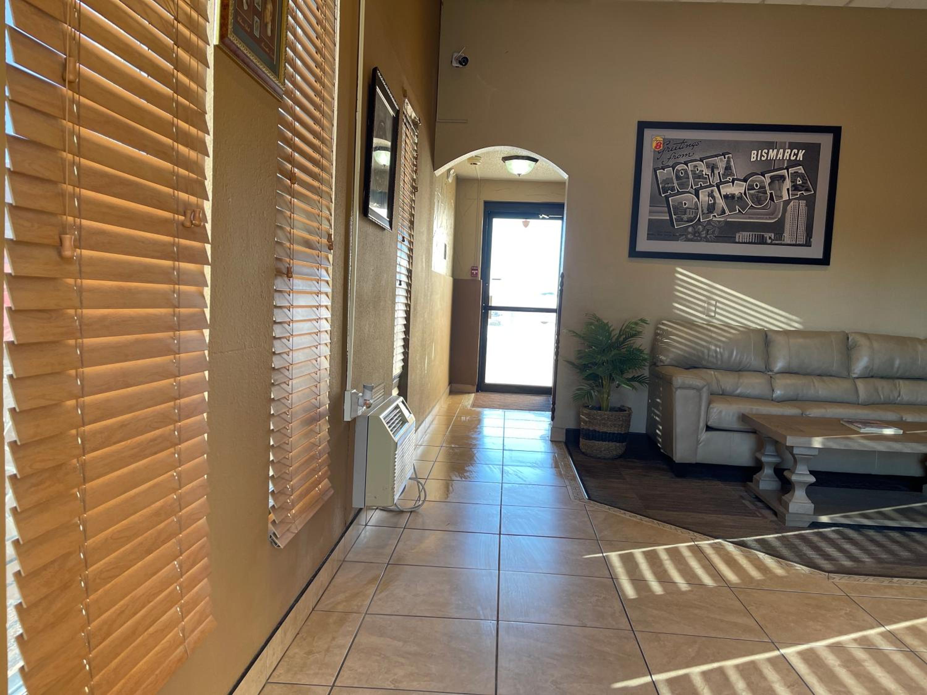 Bismarck Vacations - Super 8 by Wyndham Bismarck - Property Image 7