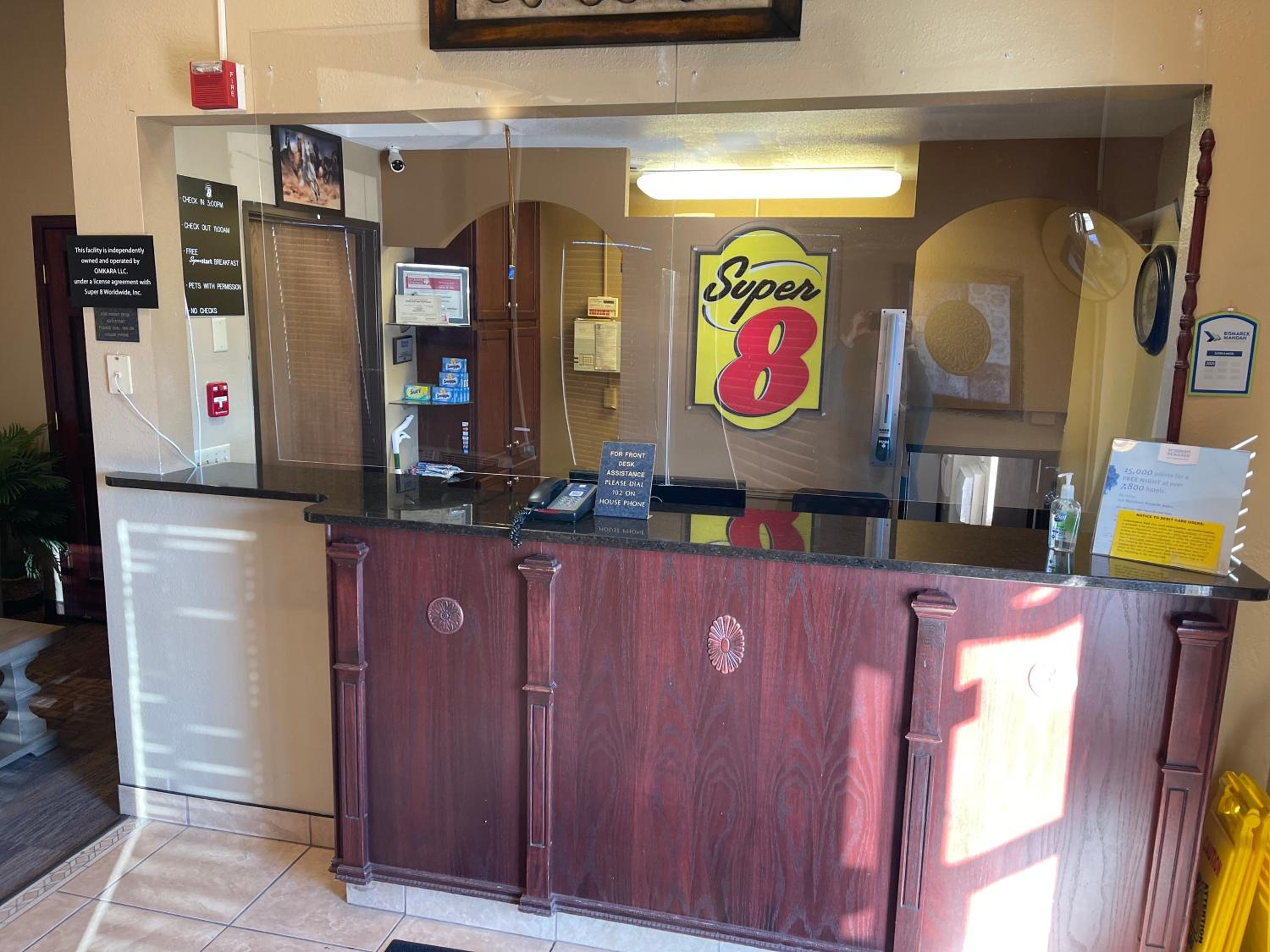 Bismarck Vacations - Super 8 by Wyndham Bismarck - Property Image 24