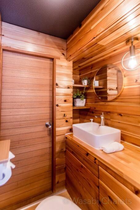 Wasabi Wonderland, Boutique Chalet sleeps 10 view 3