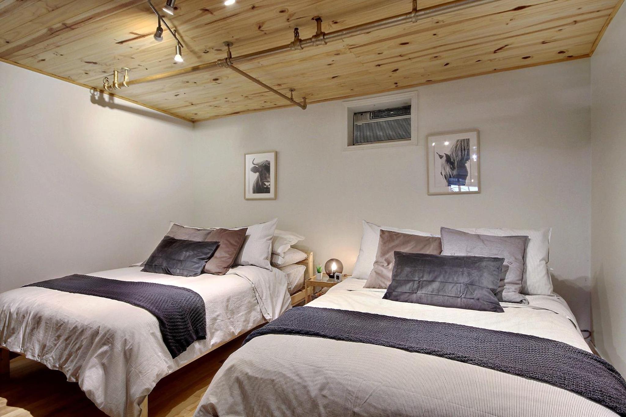 Lion's Den // Spacious 1500 sqft (2 WC) - Downtown