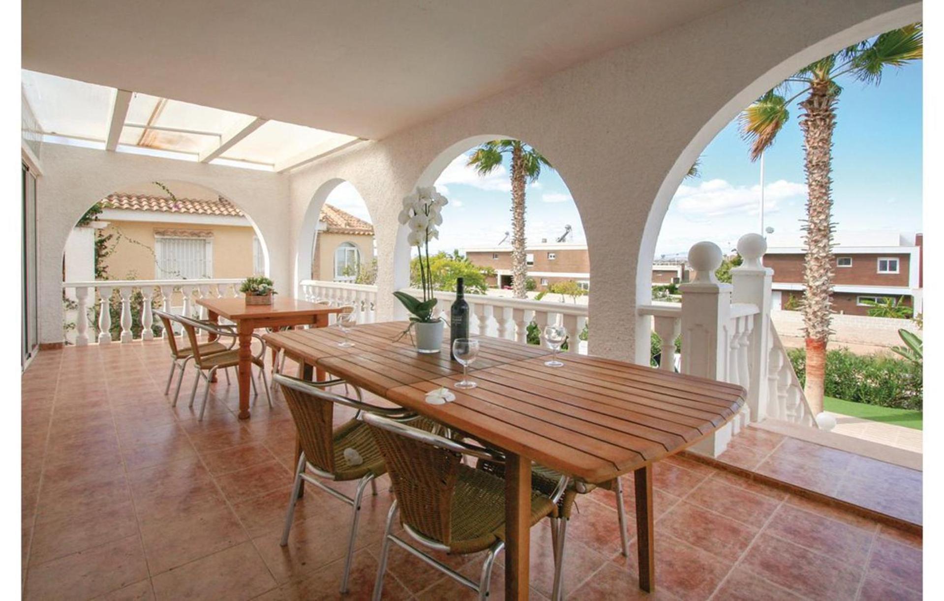 3-Bed Villa Sleeps 8 with Private Pool photo 2