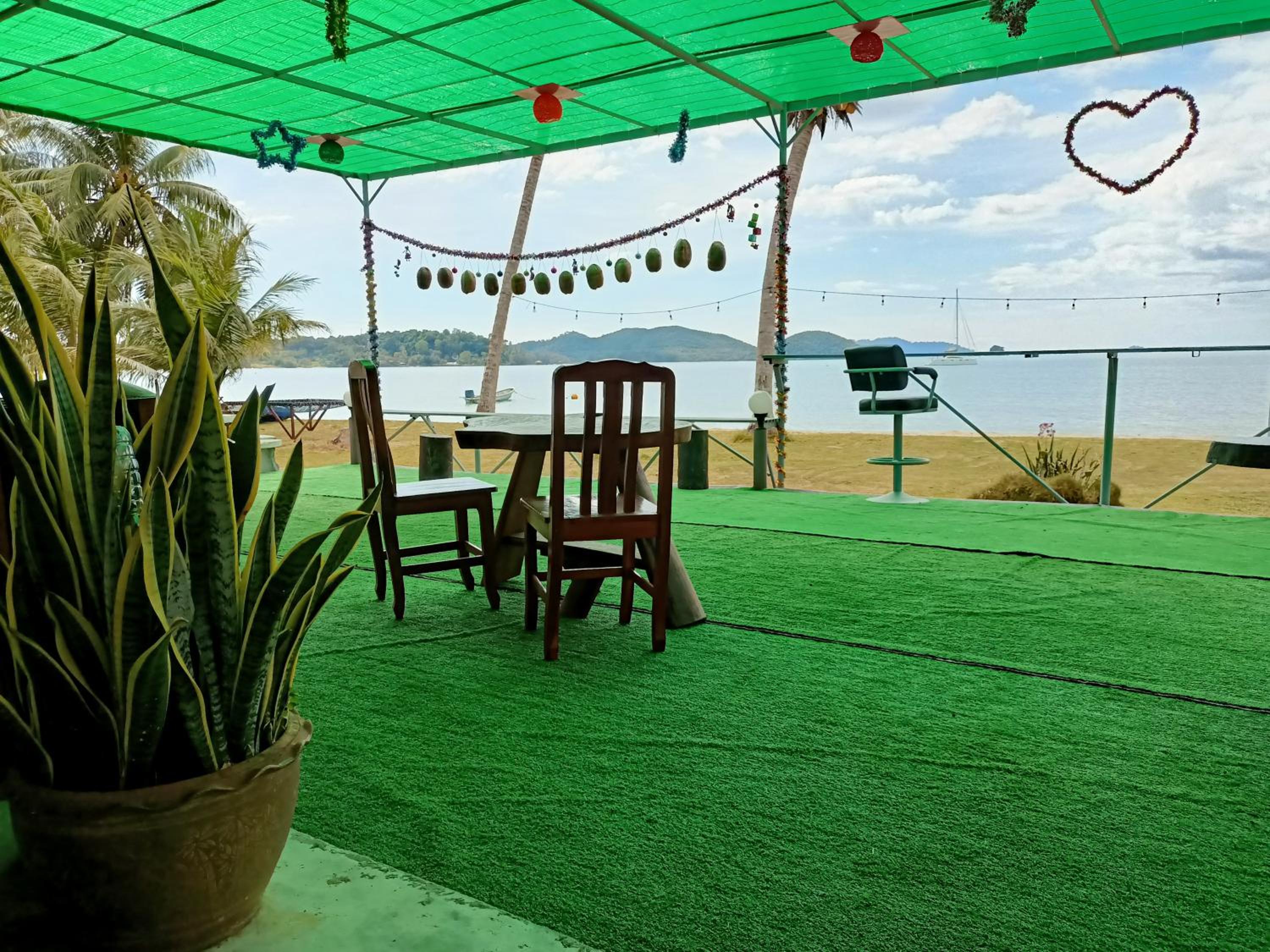 Happy Days Resort