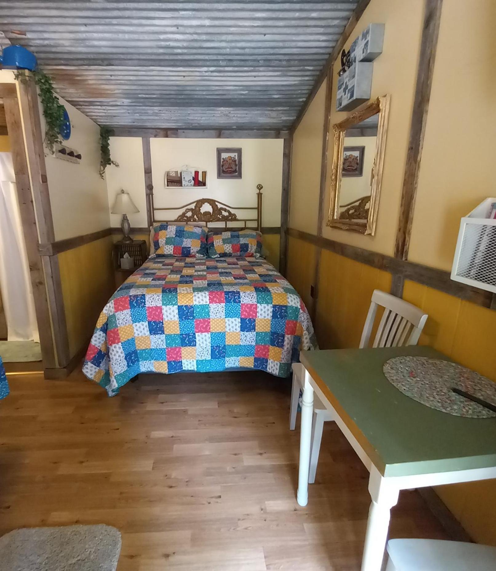 Acorn Hideaways Canton Charming Pioneer Suite 1890's General Store view 3