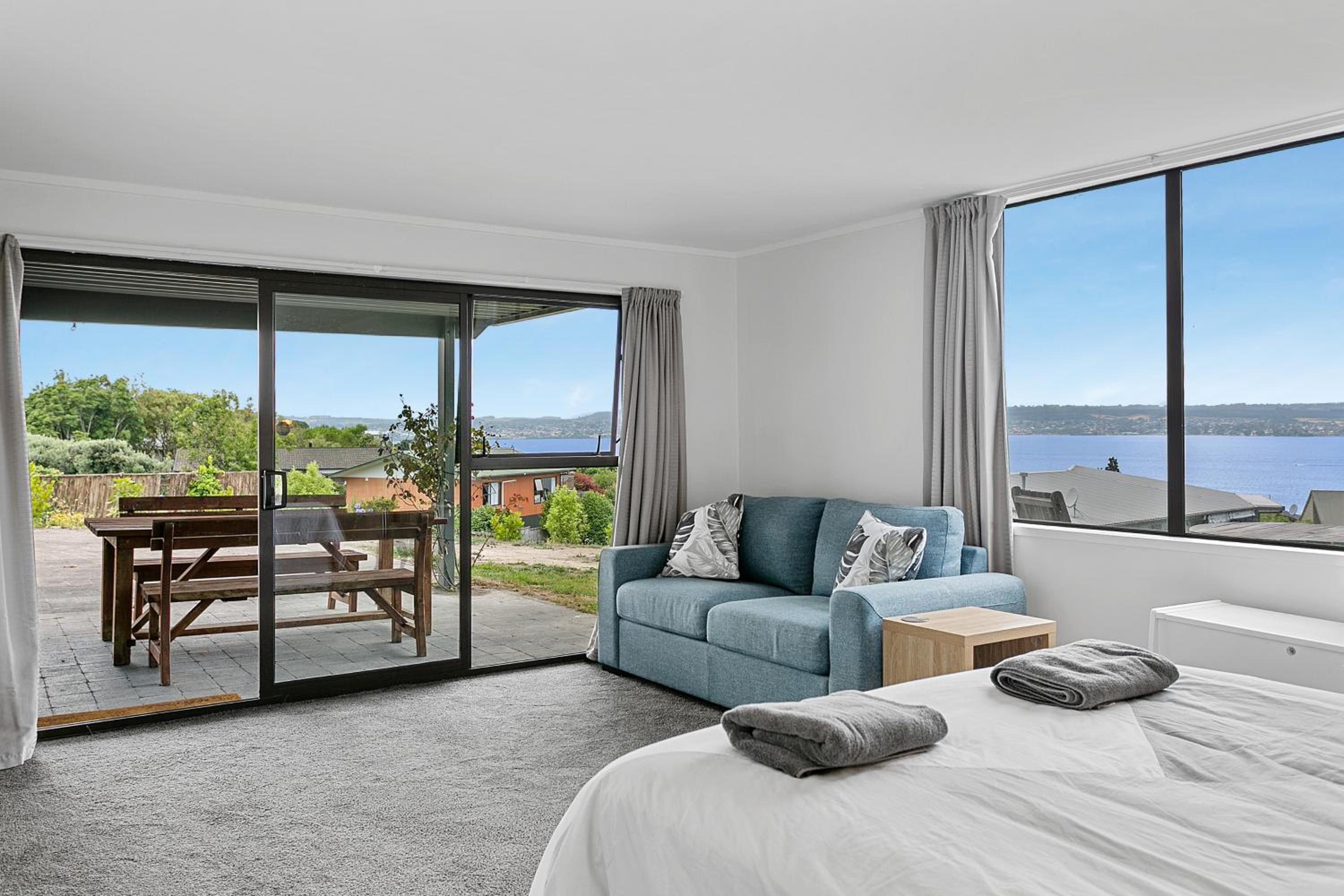 Acacia Bay Bach - Views, Spa & Serenity - Taupo view 5