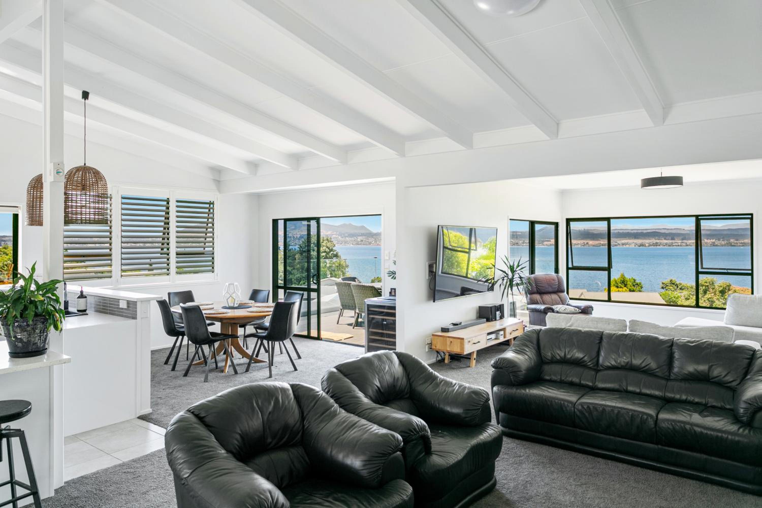 Acacia Bay Bach - Views, Spa & Serenity - Taupo view 3