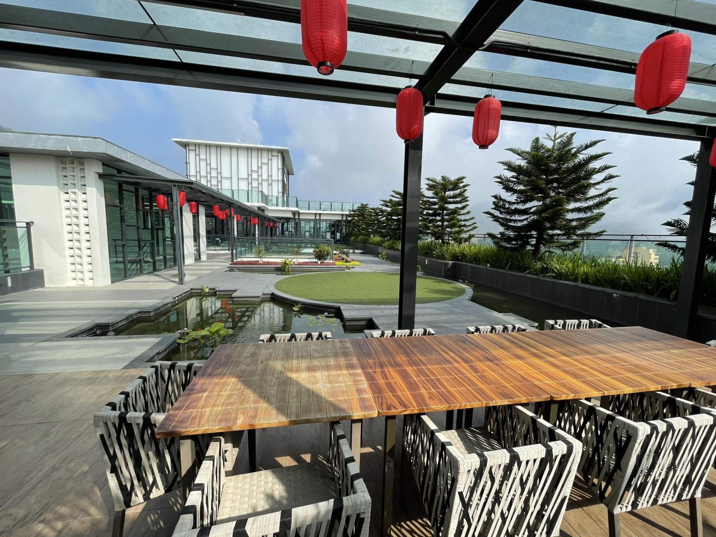 CHARMING & COZY PREMIER SUITES @ VISTA RESIDENCE photo 3