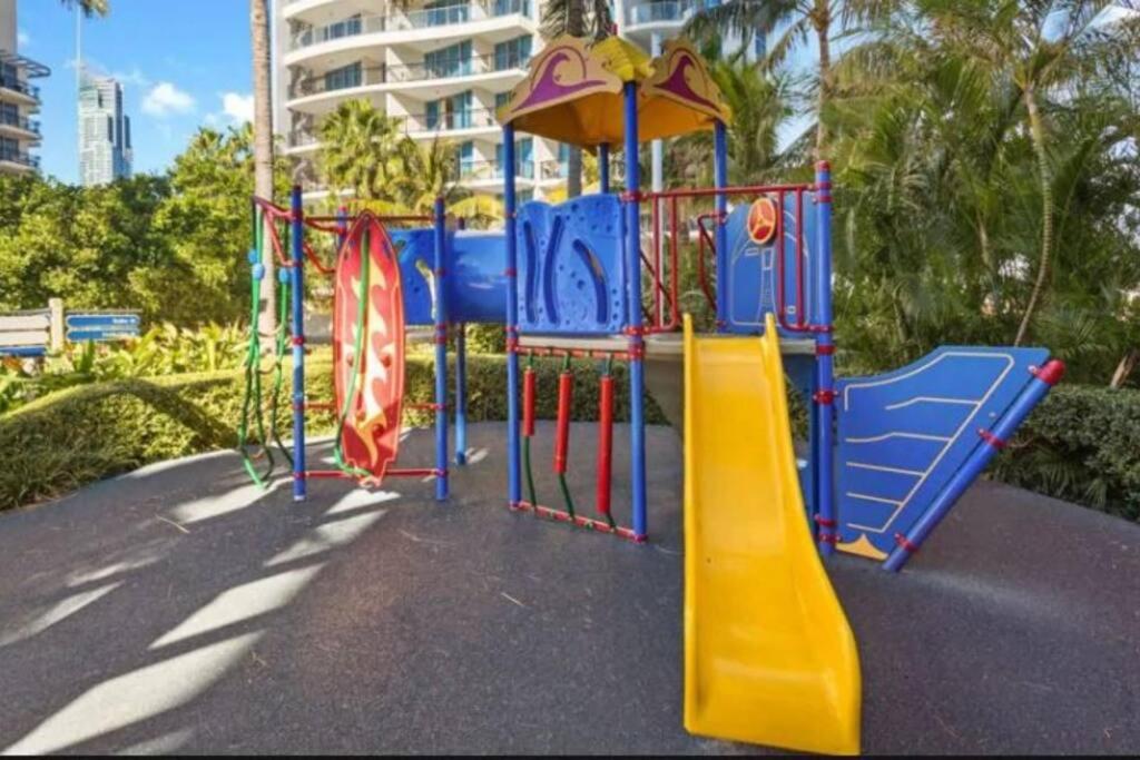 Chevron Renaissance Surfers Paradise Sleeps 10 4th Floor - Optimise BNB