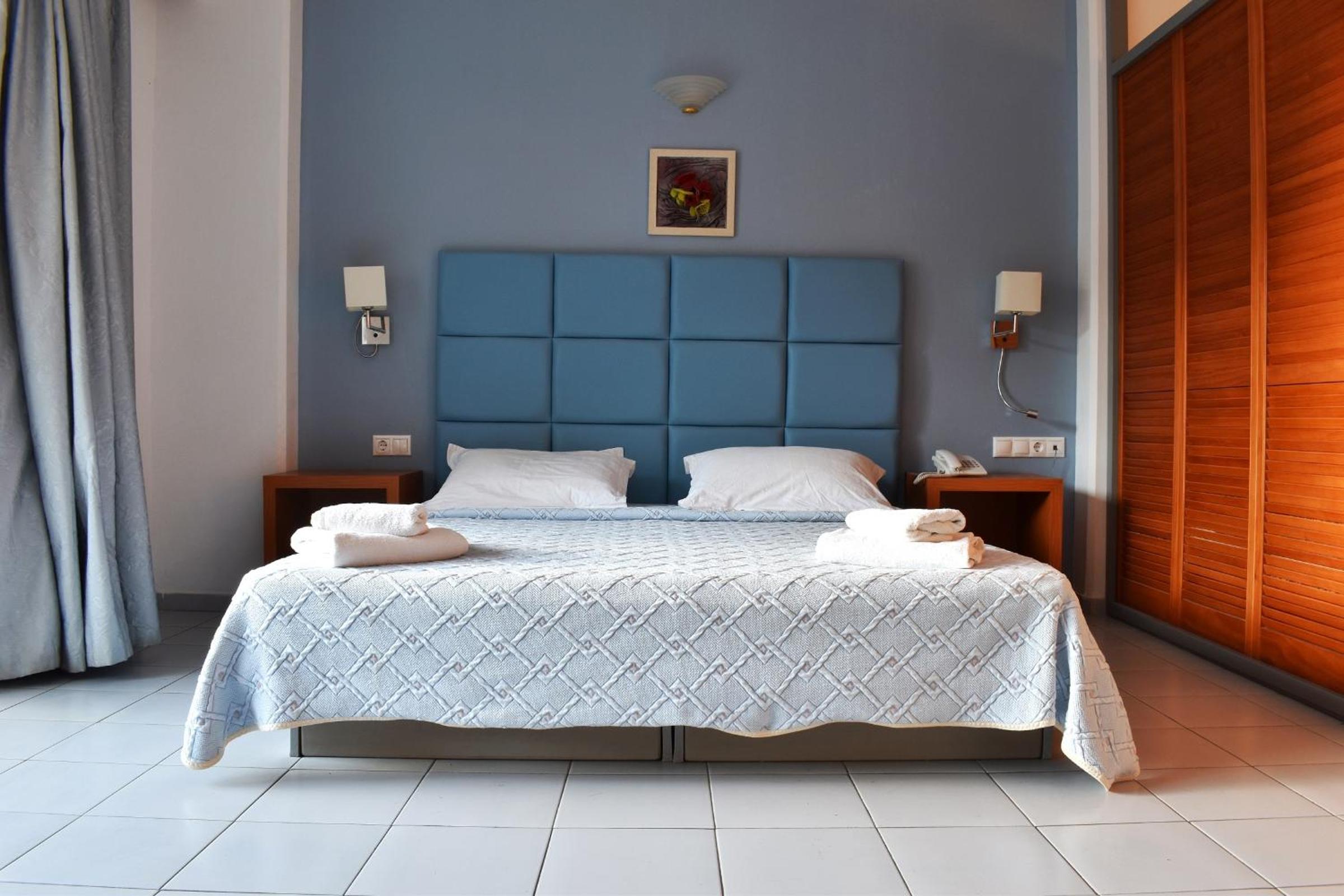 Caravel Hotel Apartments
