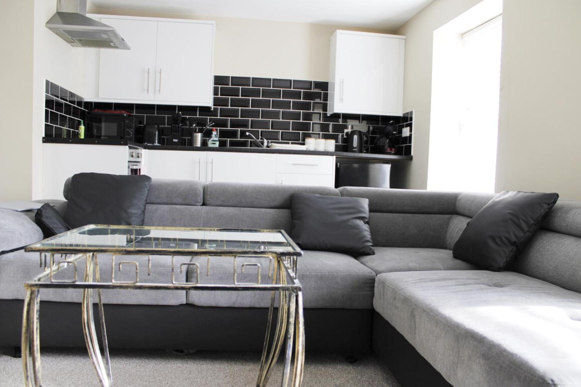 The Clifton Holiday Apartment Llandudno Centre view 4