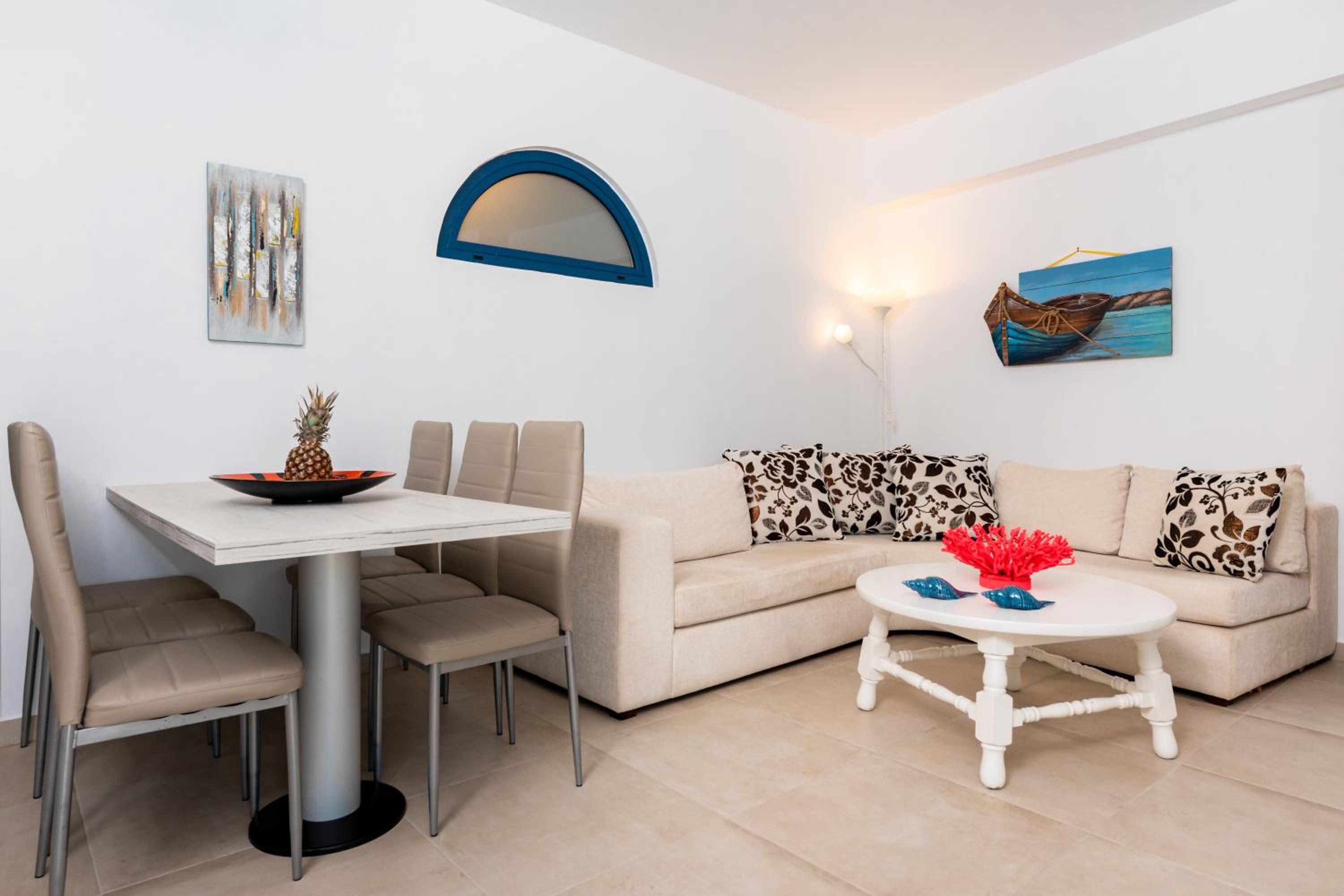 Villa Waves en Monolithos — hotel room