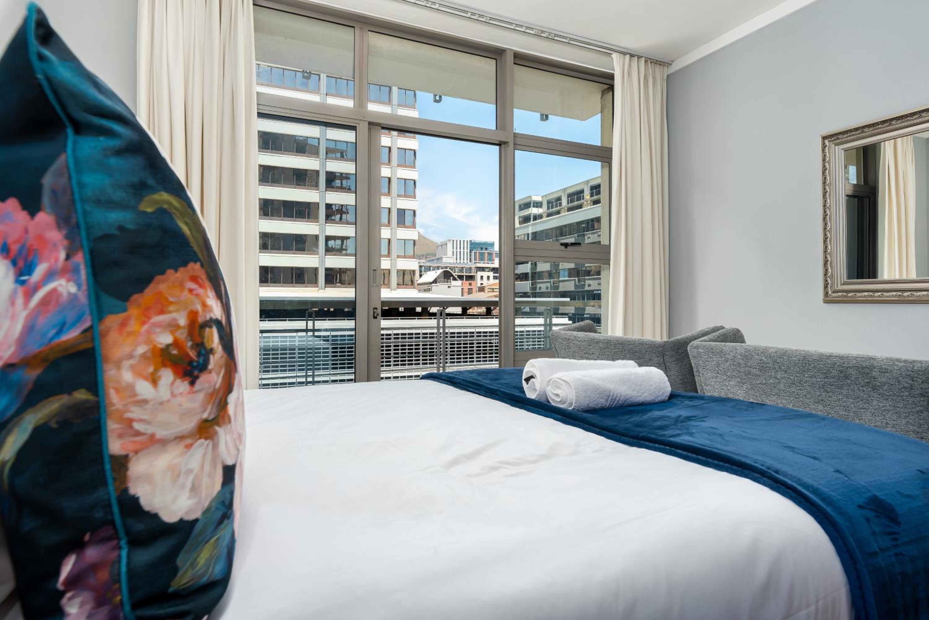 Icon Apartments