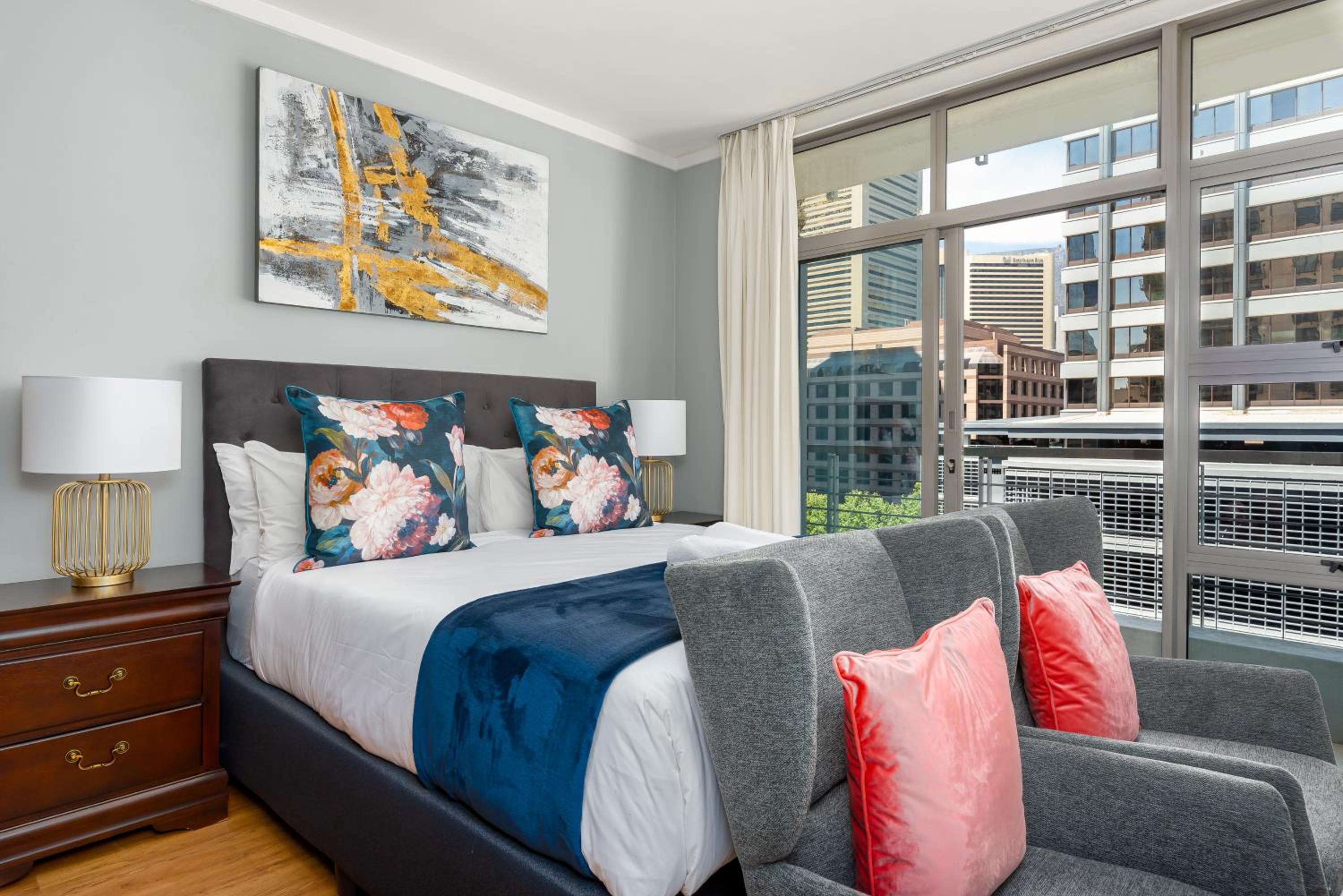 Icon Apartments