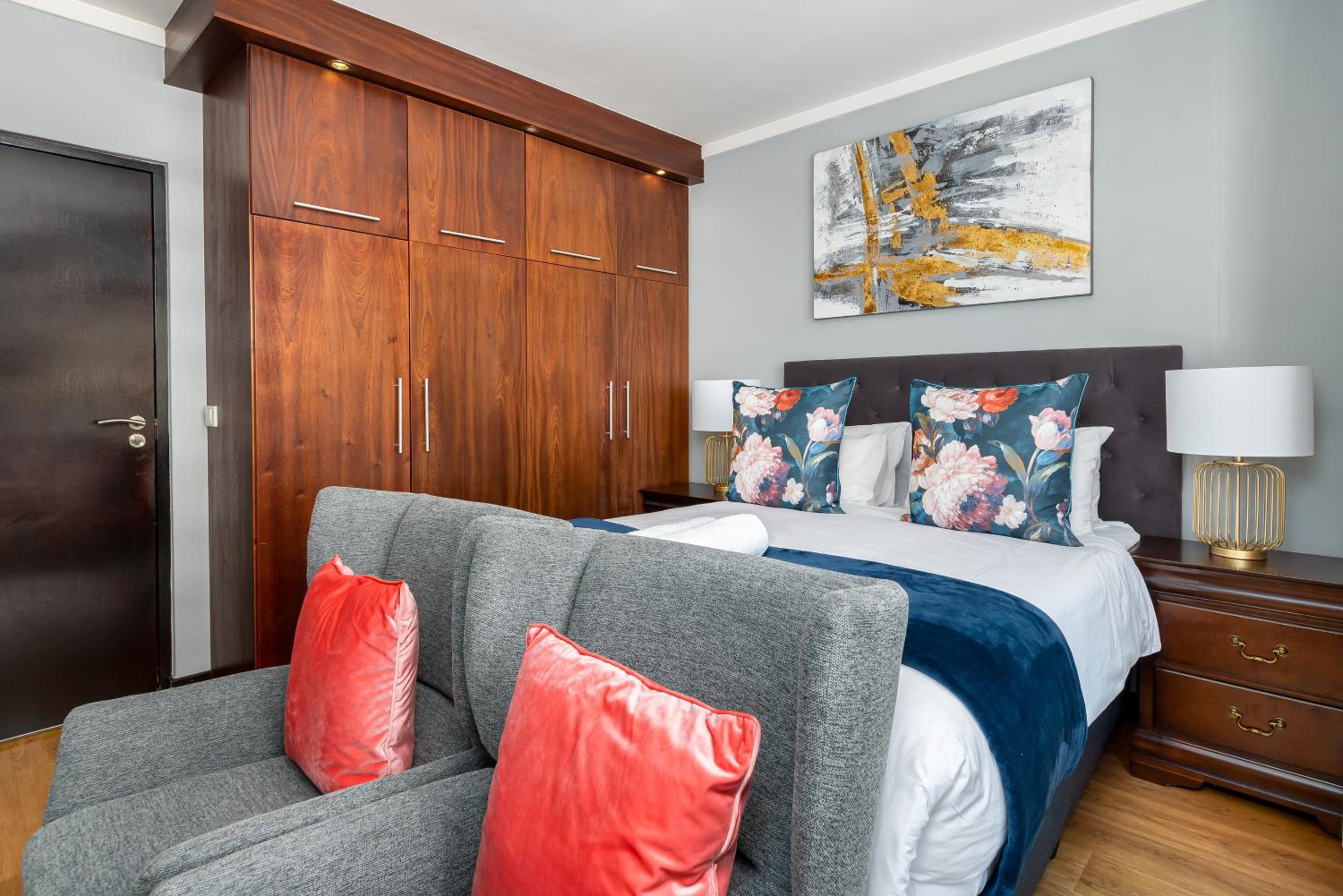 Icon Apartments