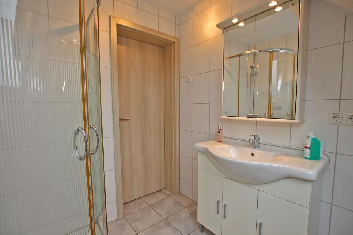 Ferienwohnung Neuendorf VORP 2422