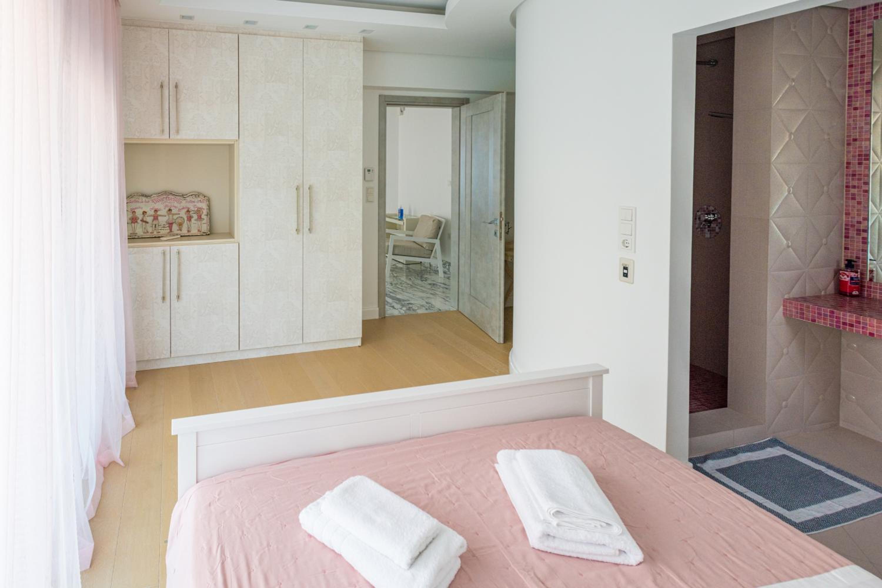 Sapphire Luxury Villa view 5