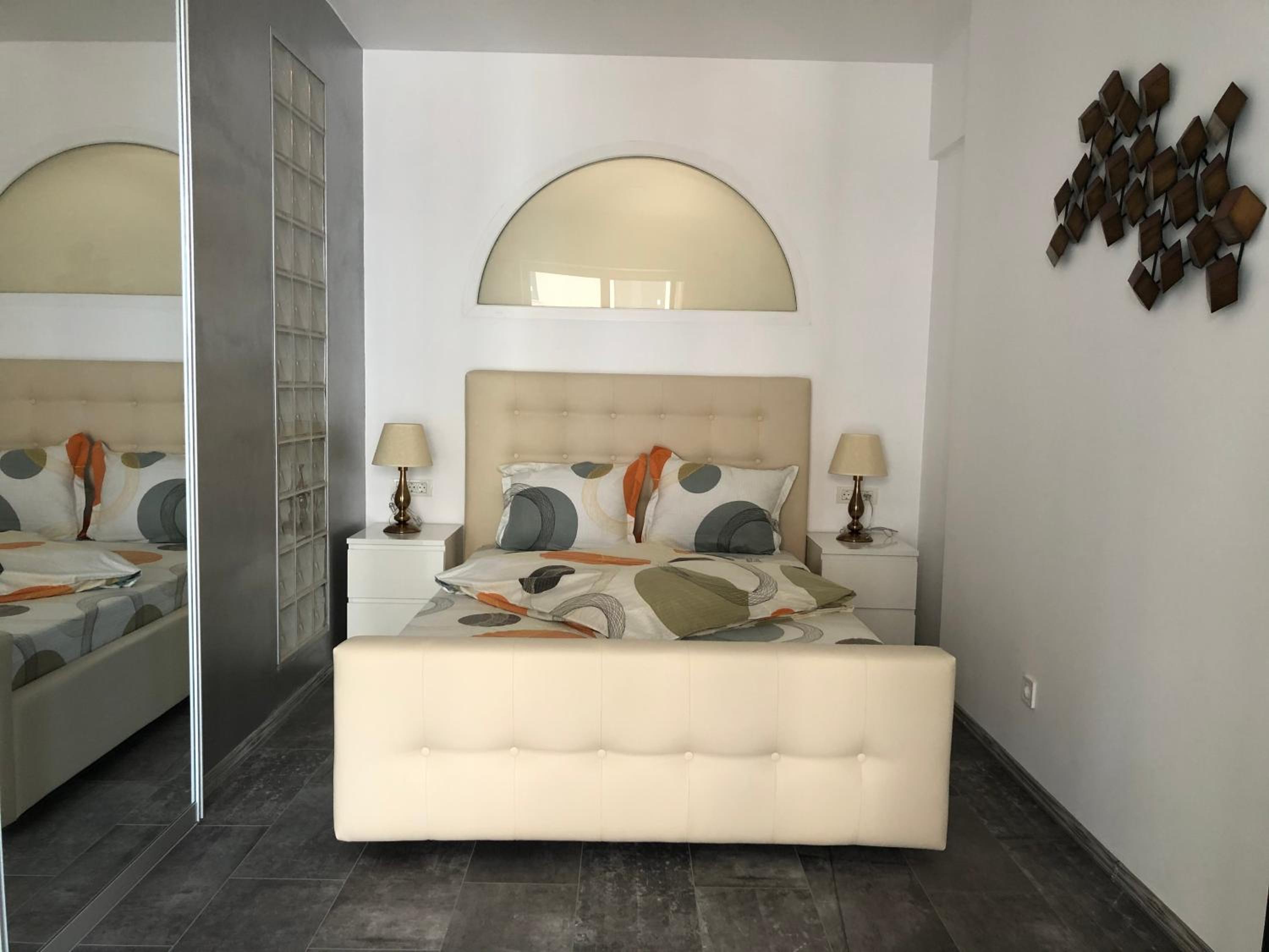 Luxury Westpark 2 Residence Lake View W6 view 2