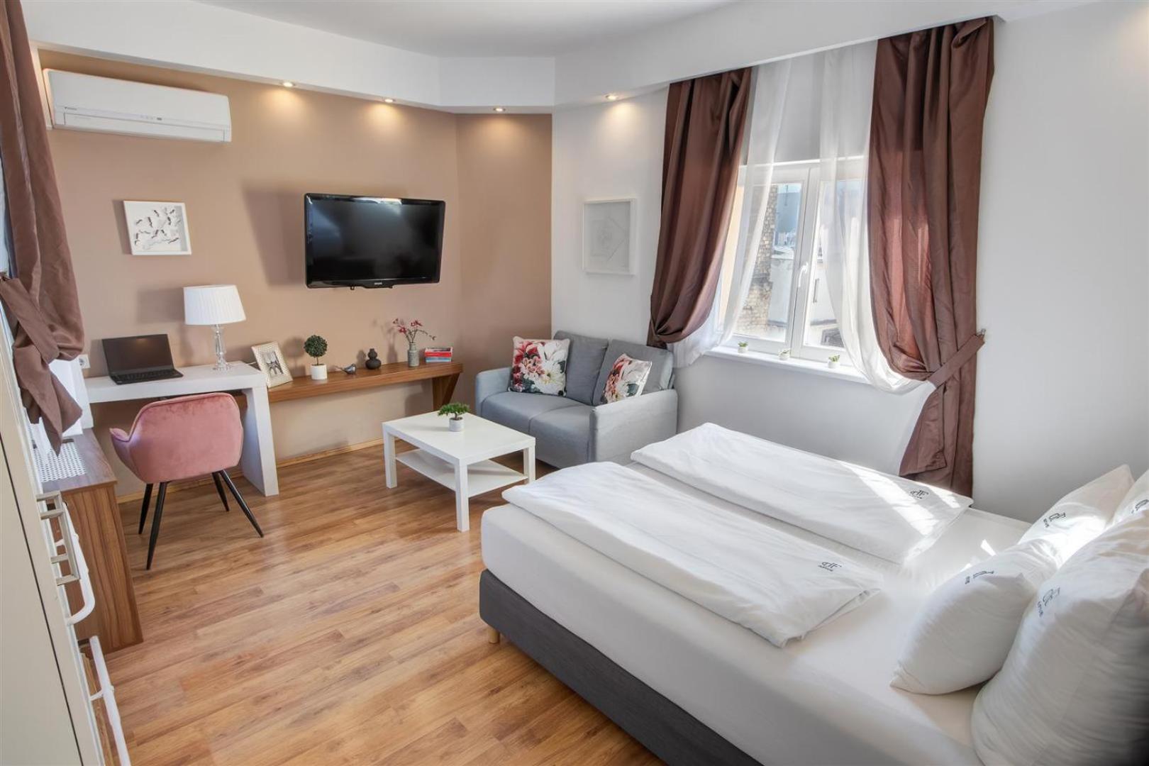 Premium Studio Szervita Square