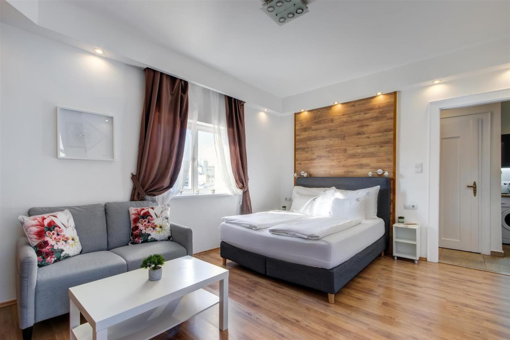 Premium Studio Szervita Square