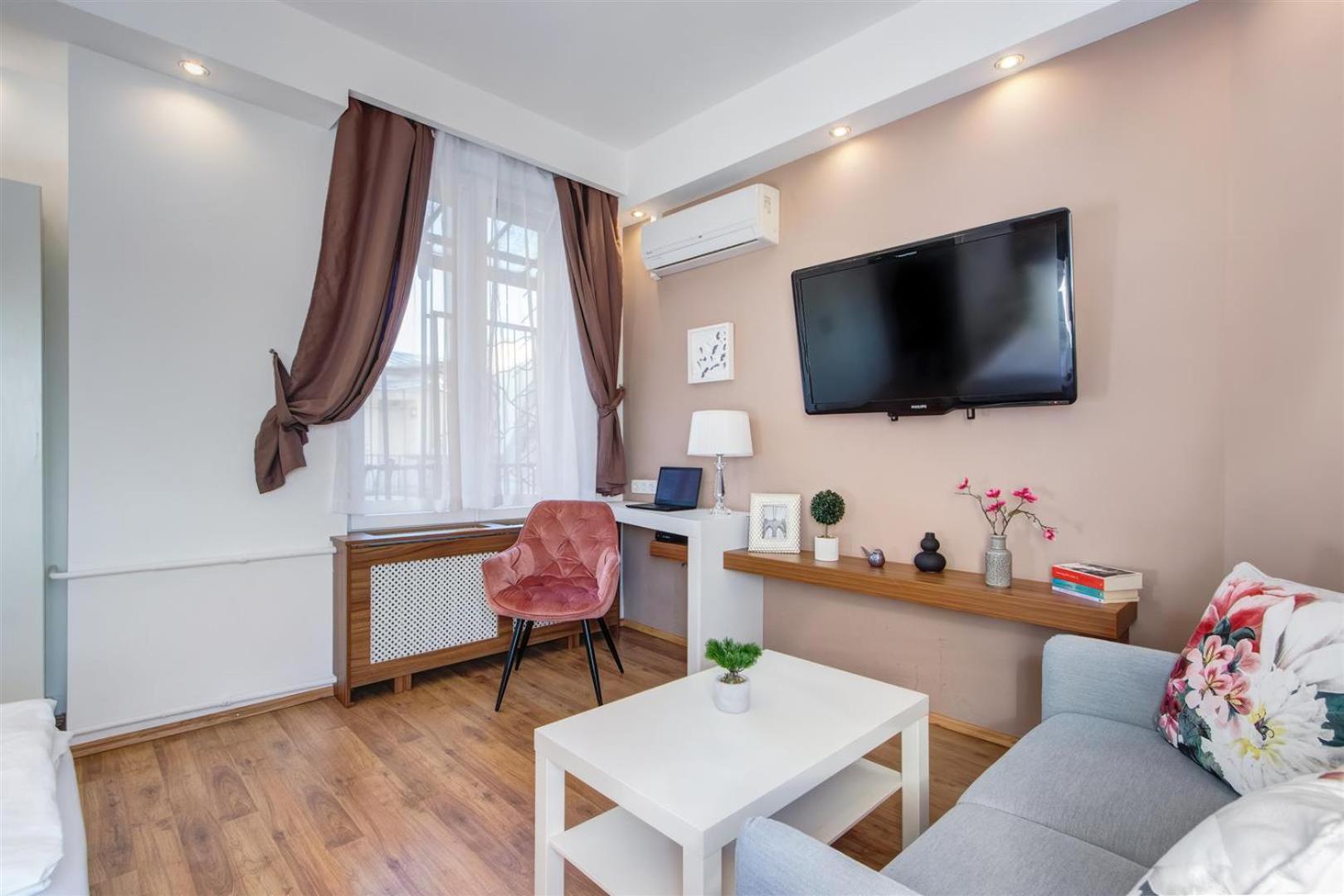 Premium Studio Szervita Square