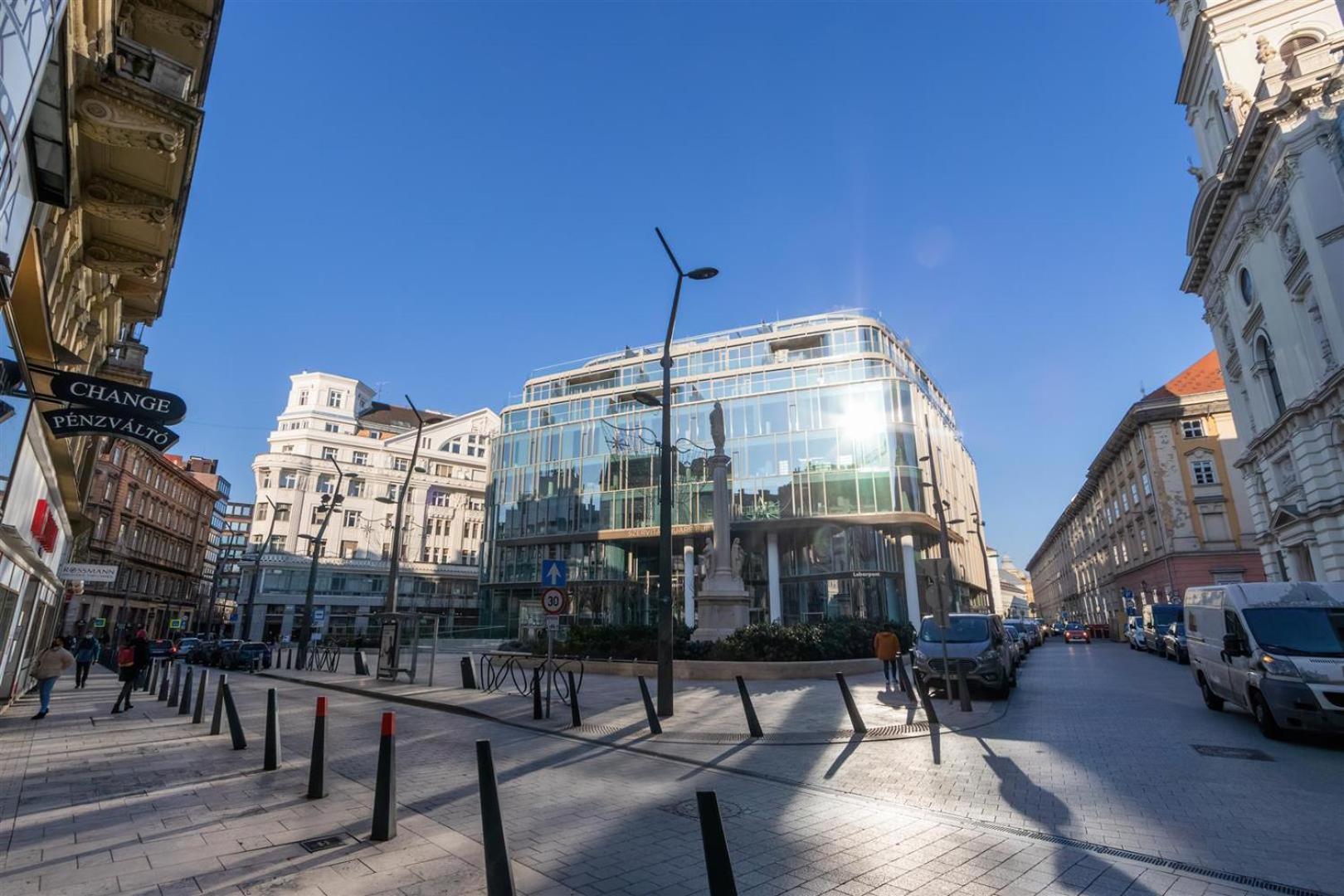 Premium Studio Szervita Square