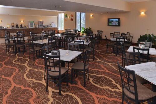 Butte Vacations - Ramada by Wyndham Butte - Property Image 7