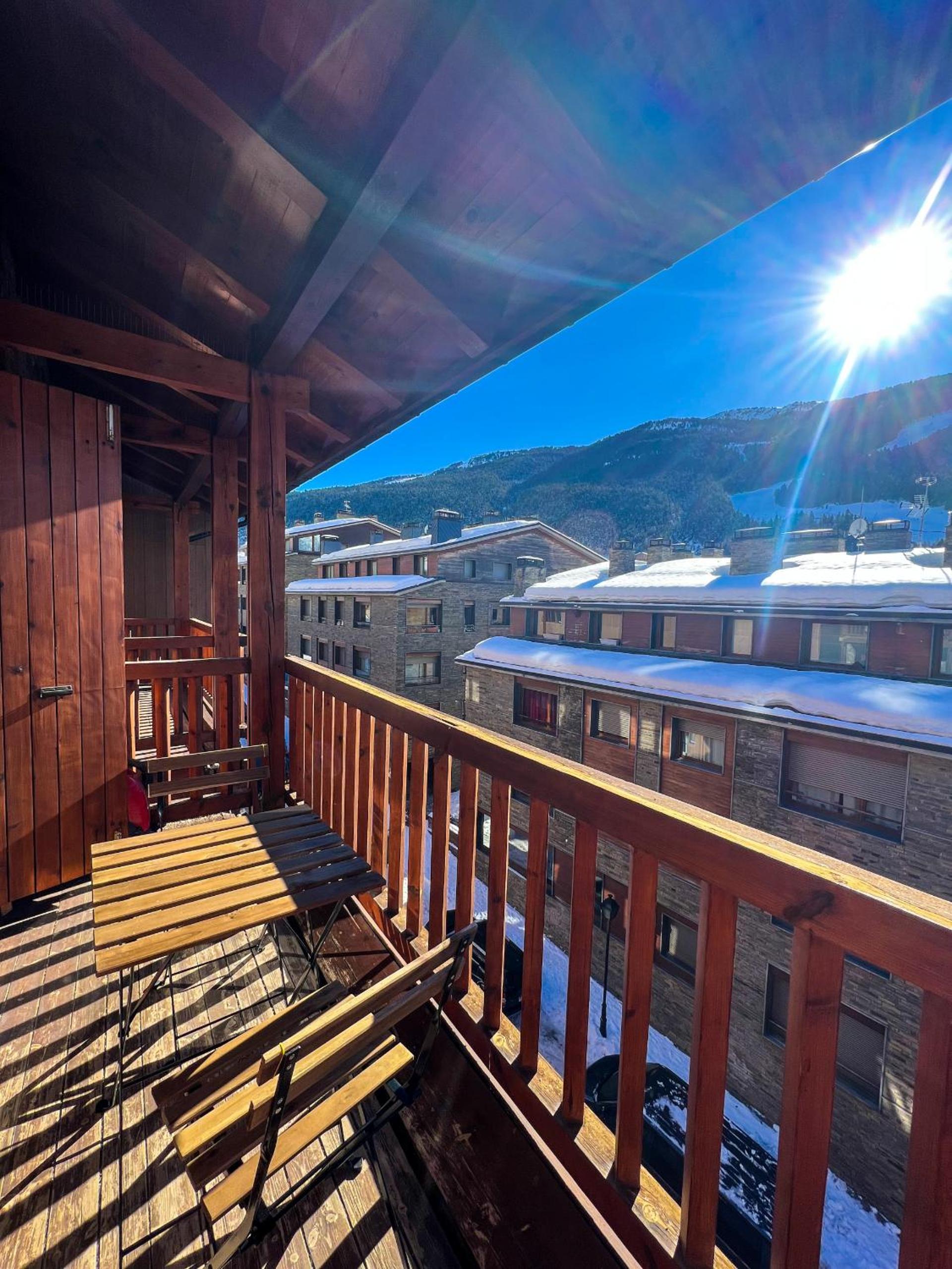 Barthe Holidays I Estudio rústico en El Tarter 2PAX I Luminoso, economico y con vistas a la X de Grandvalira I Querol