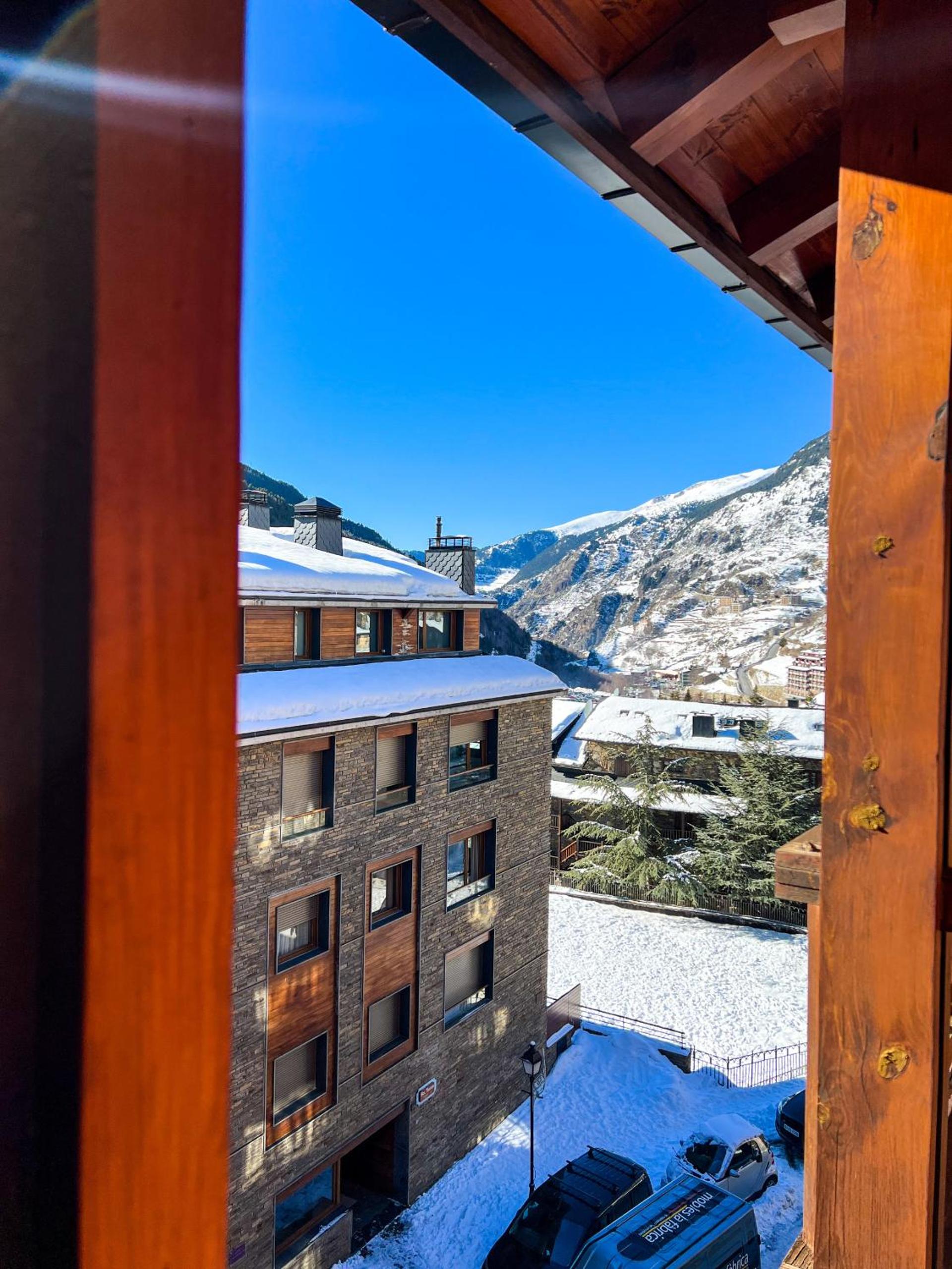Barthe Holidays I Estudio rústico en El Tarter 2PAX I Luminoso, economico y con vistas a la X de Grandvalira I Querol