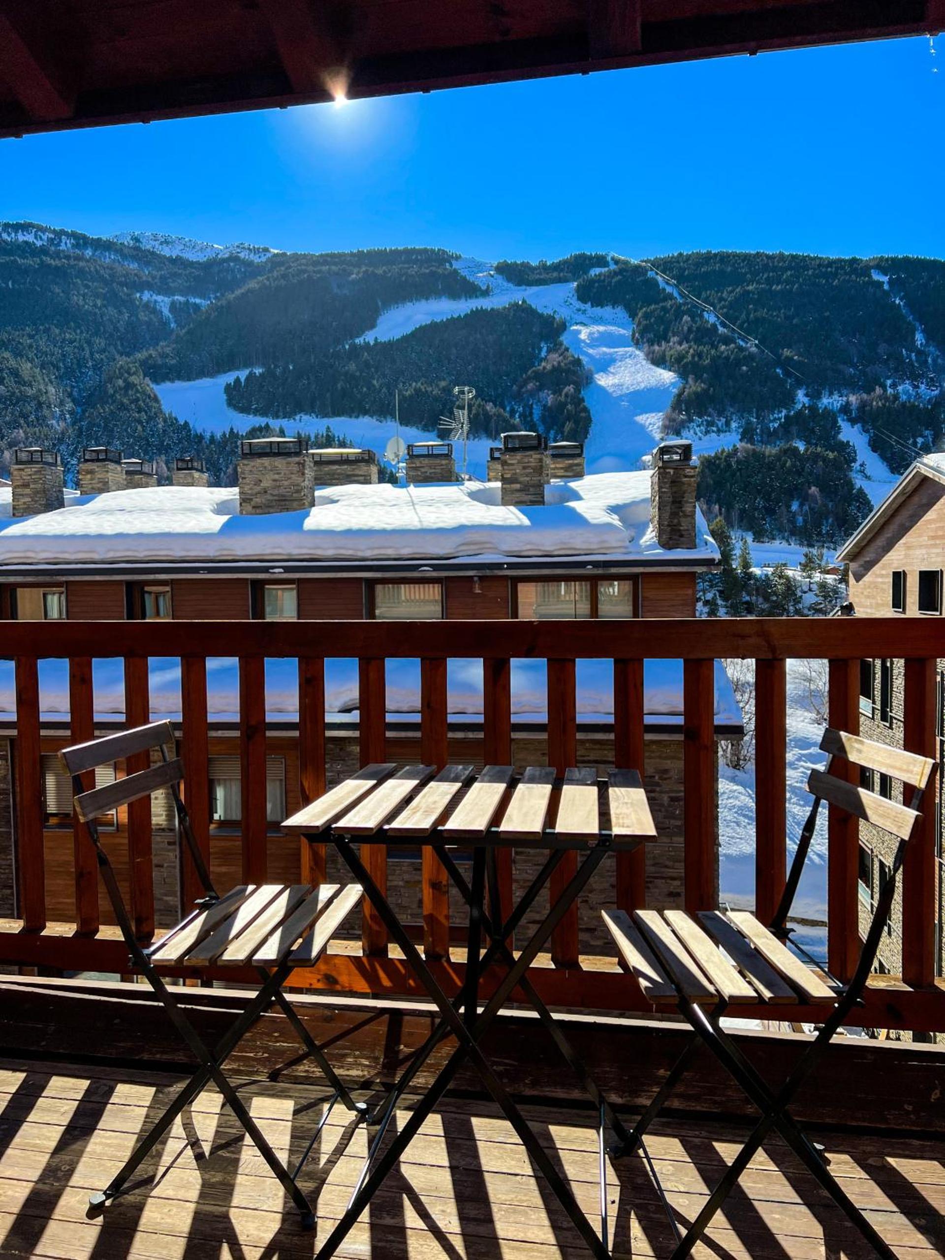 Barthe Holidays I Estudio rústico en El Tarter 2PAX I Luminoso, economico y con vistas a la X de Grandvalira I Querol