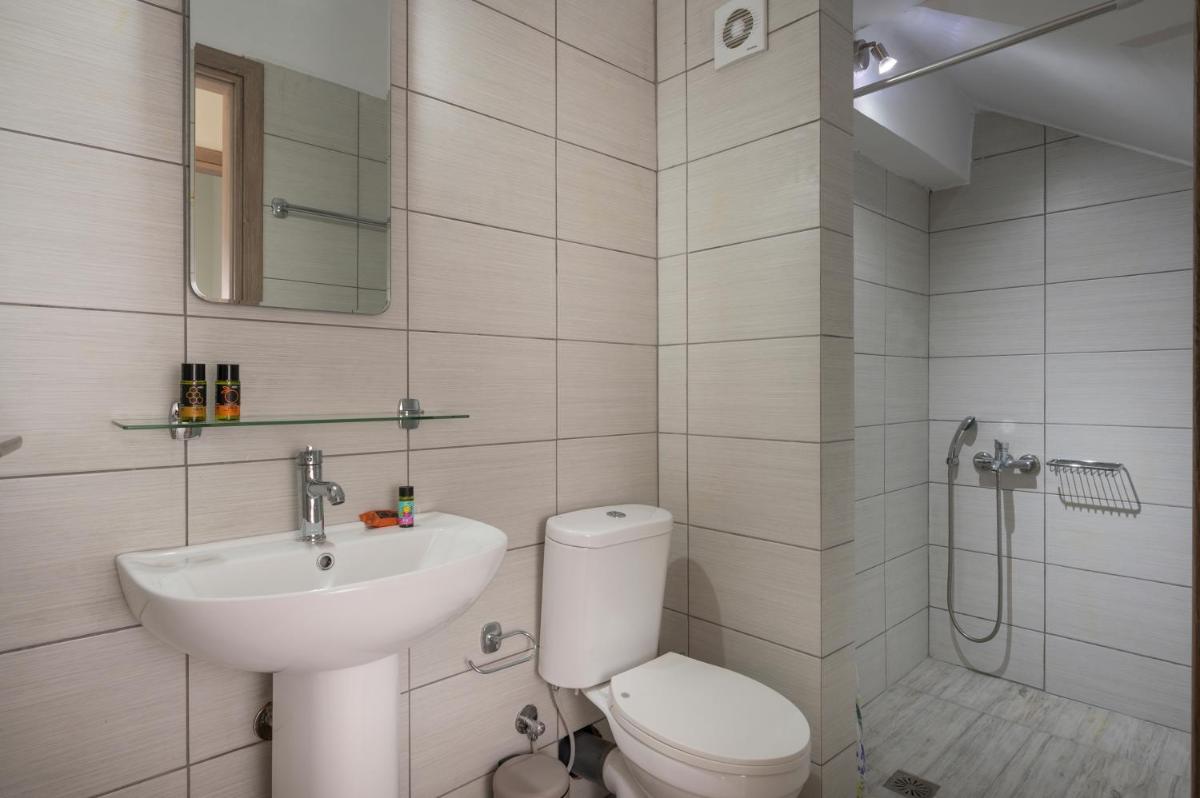 Sea Breeze Apartments view 3