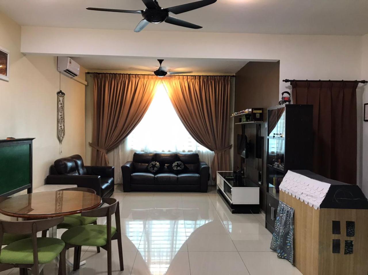 Me'Na Homestay, Sepang photo 1