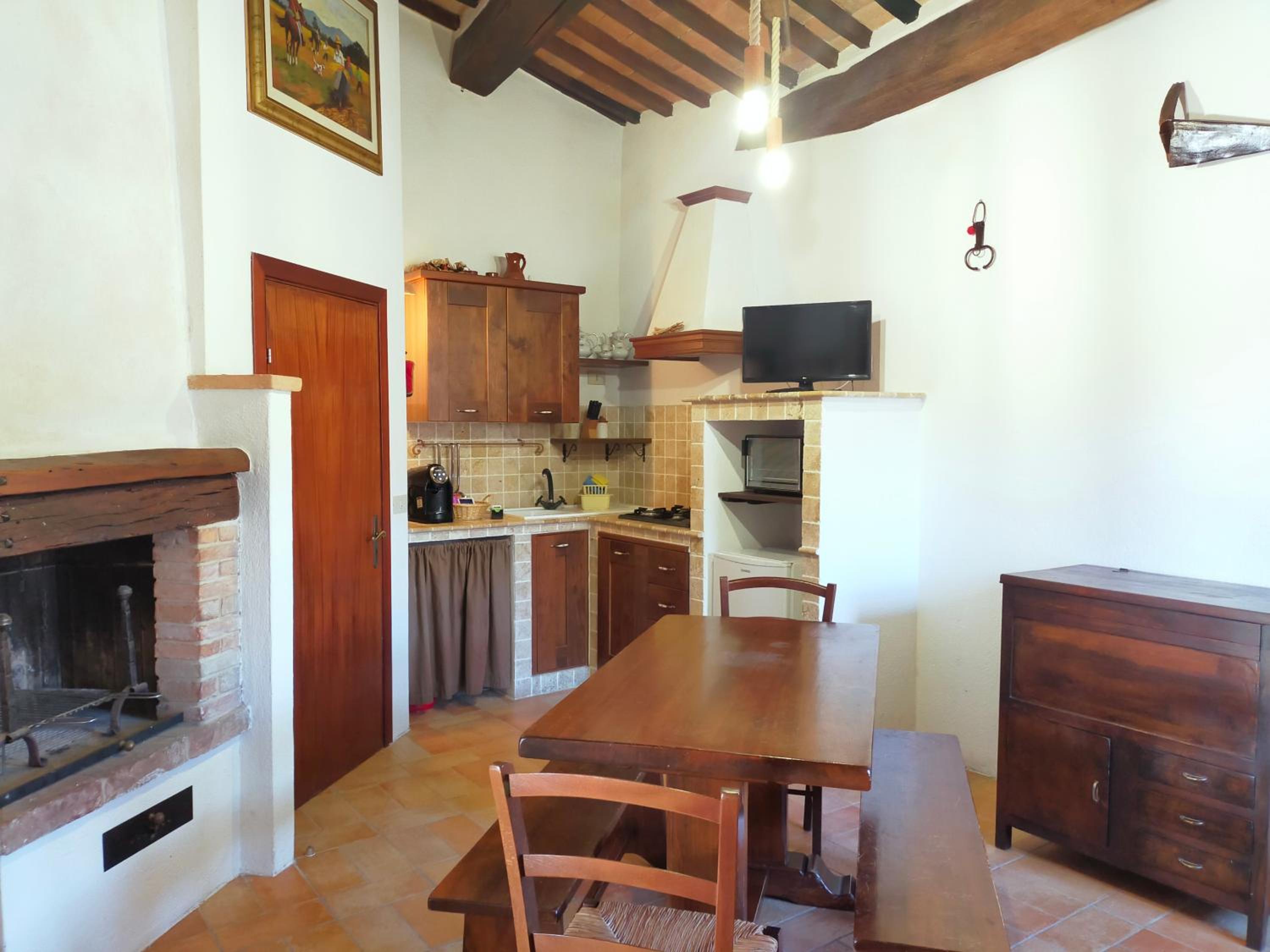 Il Borgo Del Lupo Relax Family Apartments in Tuscany with Restaurant & Swimming Pool