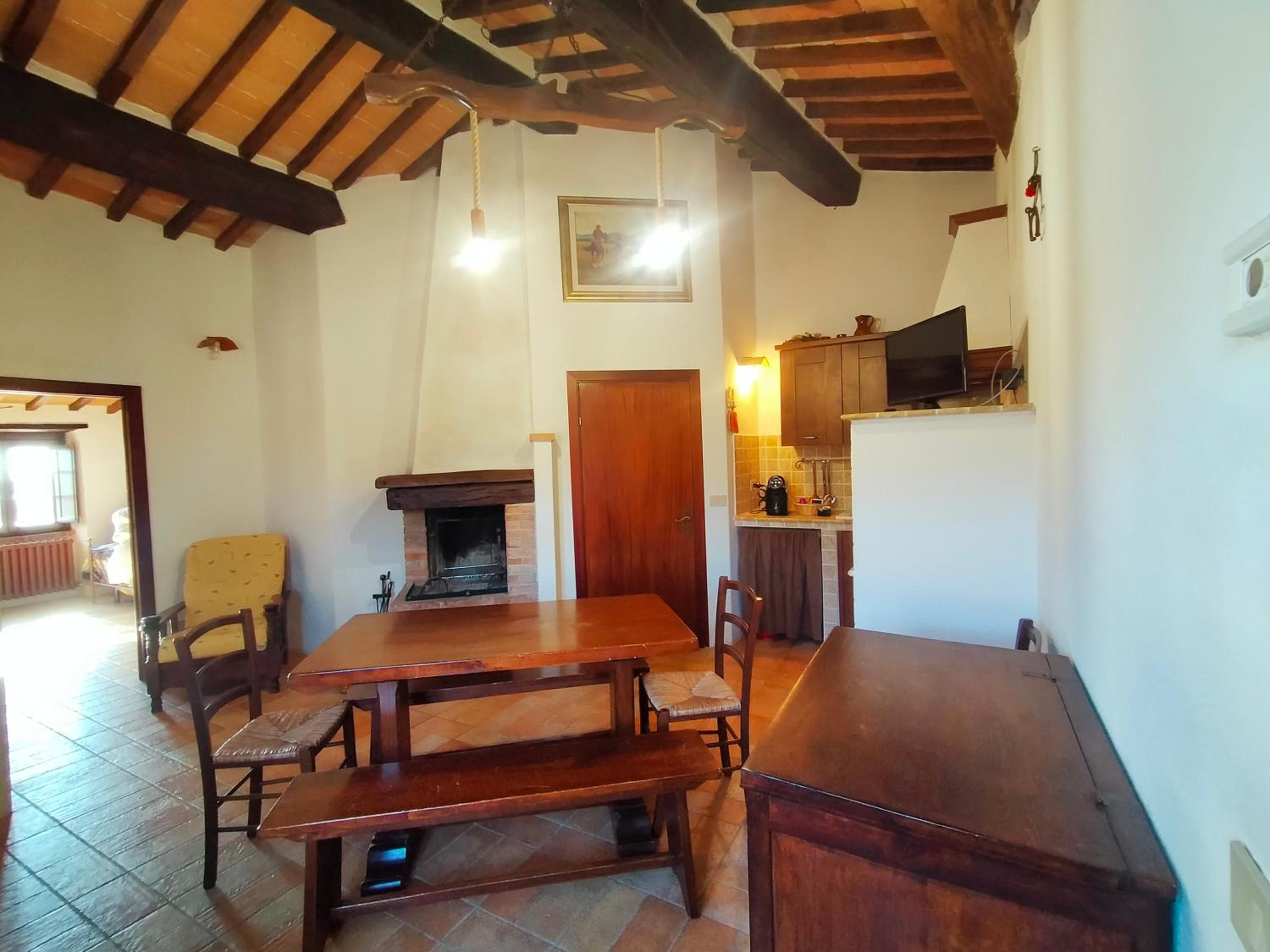 Il Borgo Del Lupo Relax Family Apartments in Tuscany with Restaurant & Swimming Pool