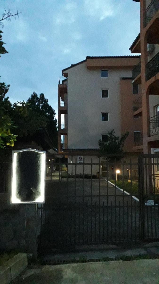 Hotel casa brava 2 - Image 1