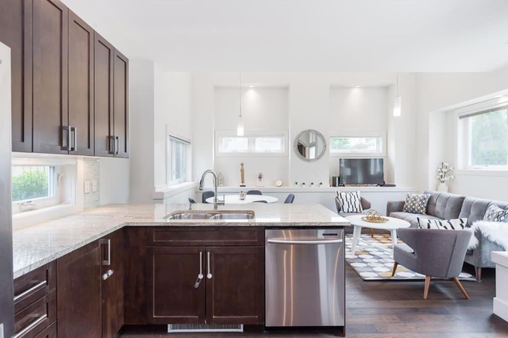 West Coast Luxury Living