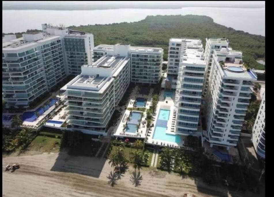 Hermoso apartamento con todas las comodidades acceso directo a la playa ubicado en el edificio Morros Epic