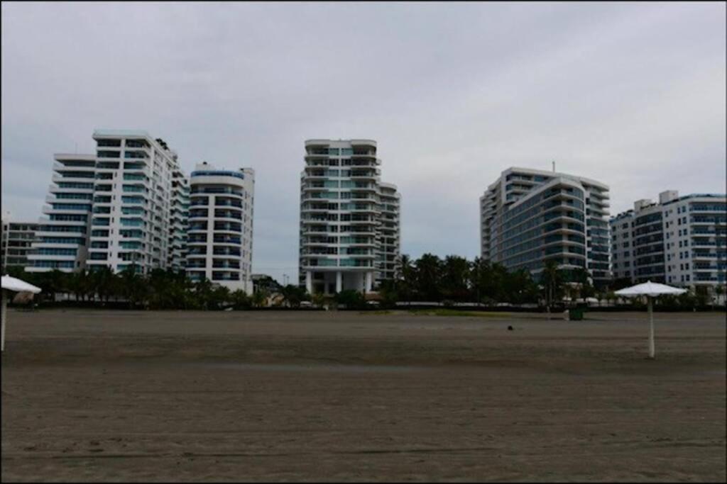 Hermoso apartamento con todas las comodidades acceso directo a la playa ubicado en el edificio Morros Epic