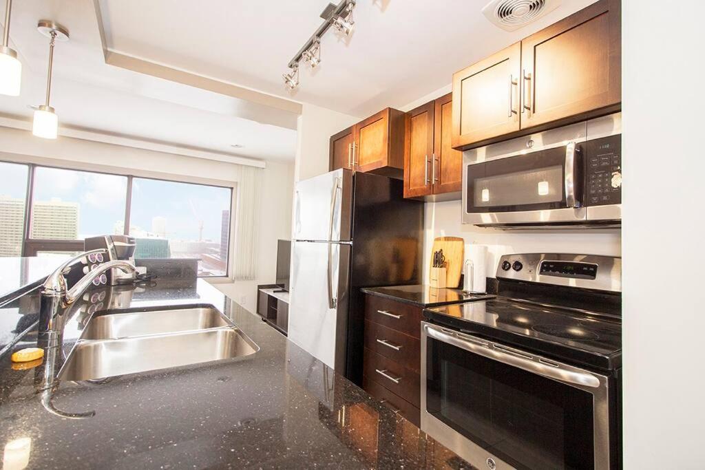 Luxurious 1Bdrm Apartment with Parking and WiFi view 5